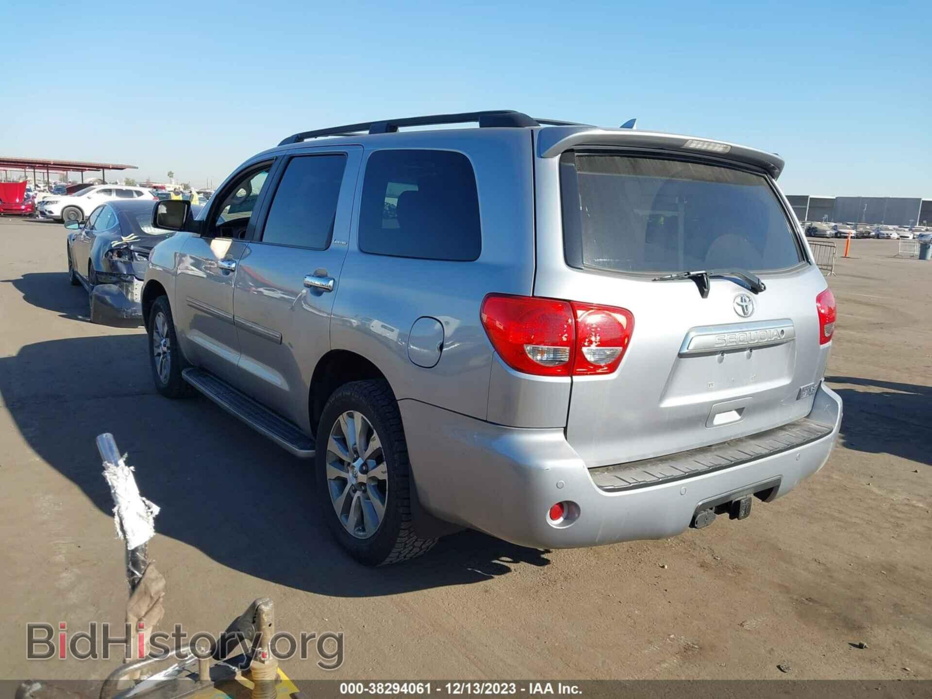 2011 TOYOTA SEQUOIA - VIN: 5TDKY5G12BS035734 - Фото 3