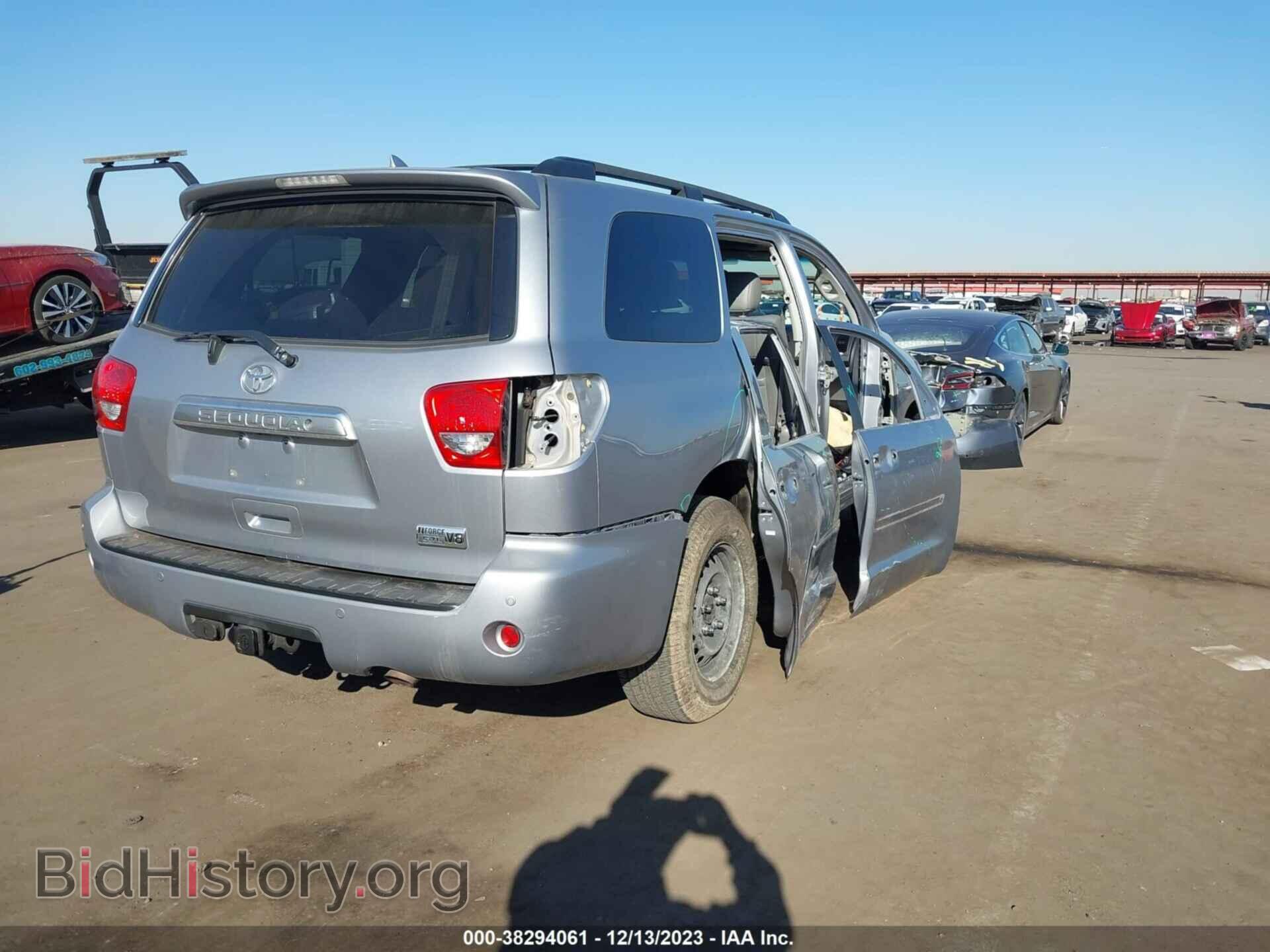 2011 TOYOTA SEQUOIA - VIN: 5TDKY5G12BS035734 - Фото 4