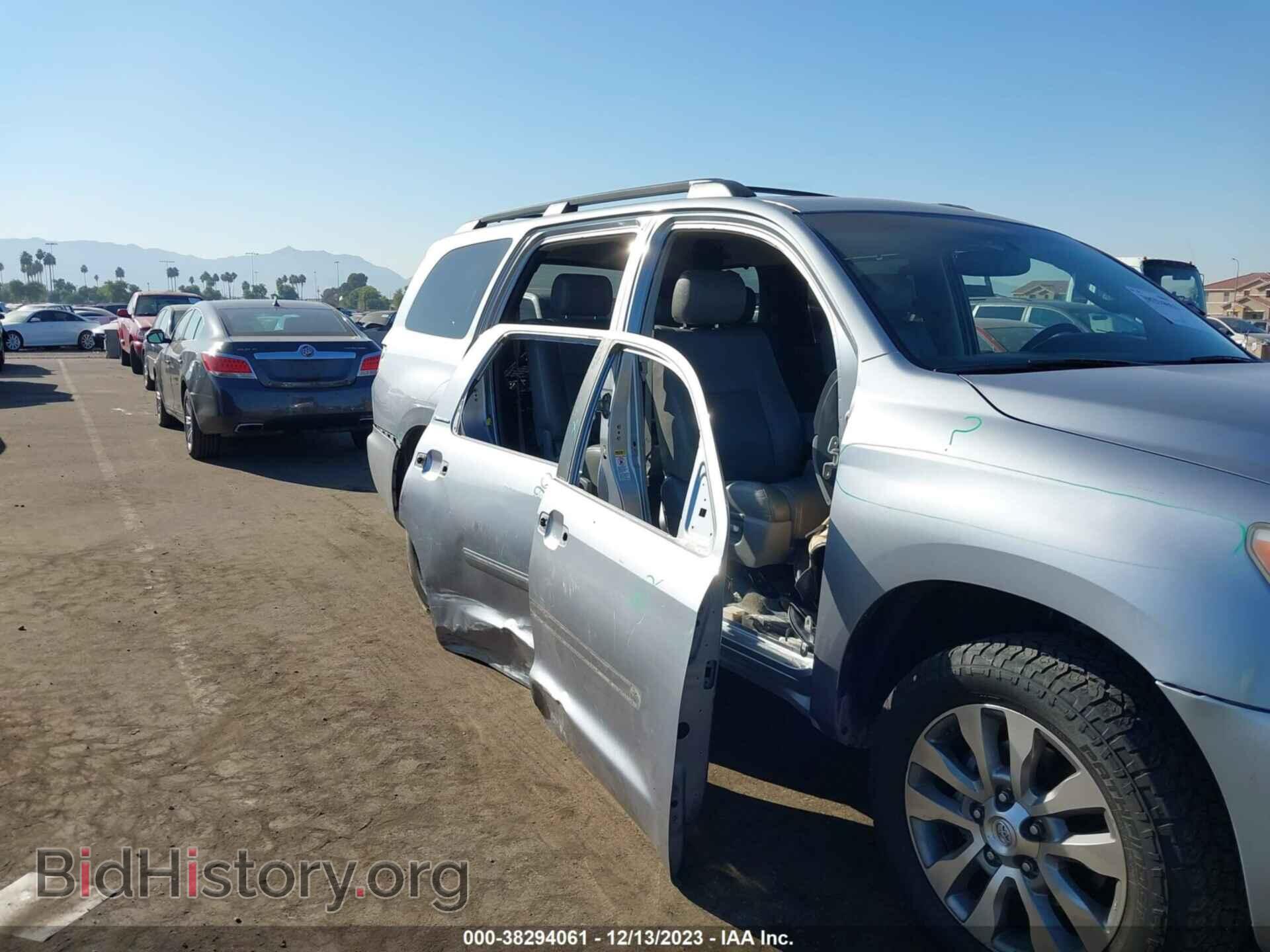 2011 TOYOTA SEQUOIA - VIN: 5TDKY5G12BS035734 - Фото 6