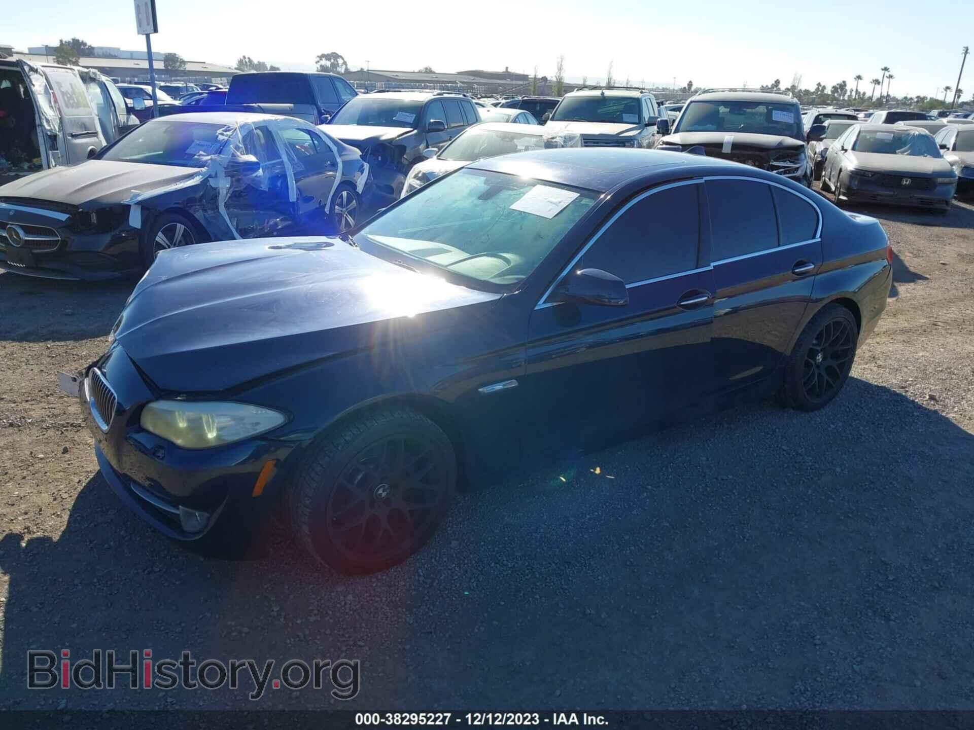 2013 BMW 528I - VIN: WBAXG5C54DDY36162 - Фото 2