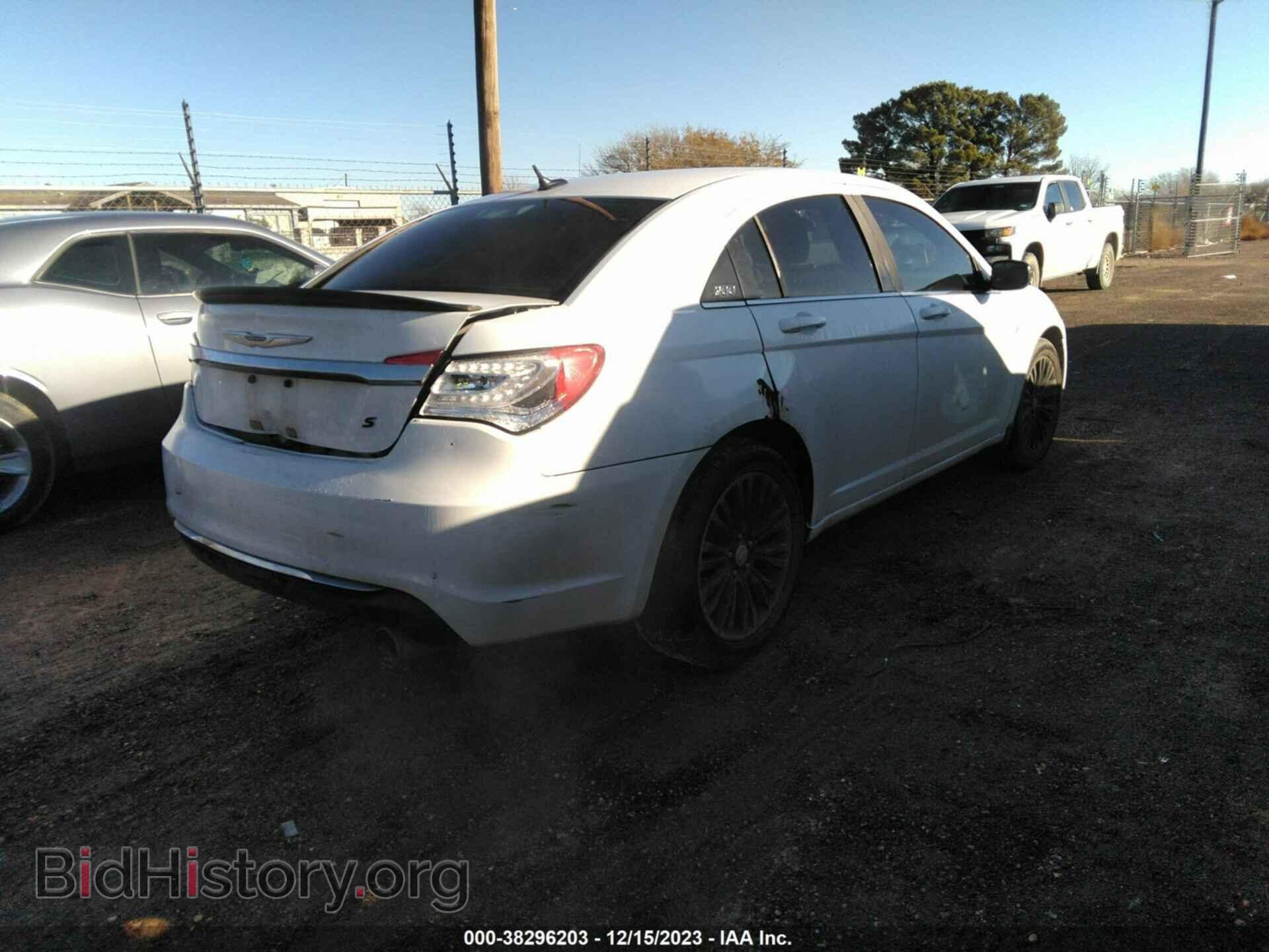 2013 CHRYSLER 200 - VIN: 1C3CCBAB6DN670634 - Фото 4