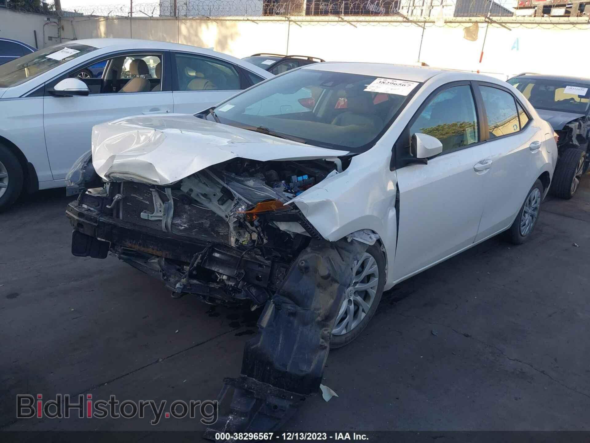 2017 TOYOTA COROLLA - VIN: 5YFBURHE2HP574439 - Фото 2