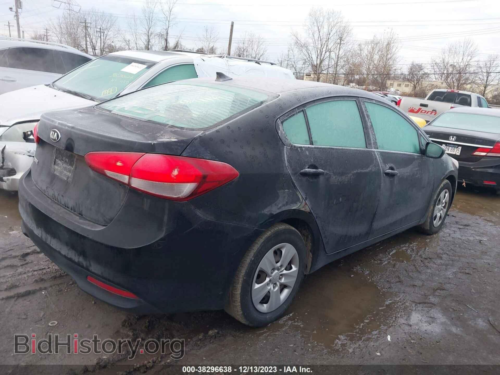 2017 KIA FORTE - VIN: 3KPFK4A7XHE045490 - Фото 4
