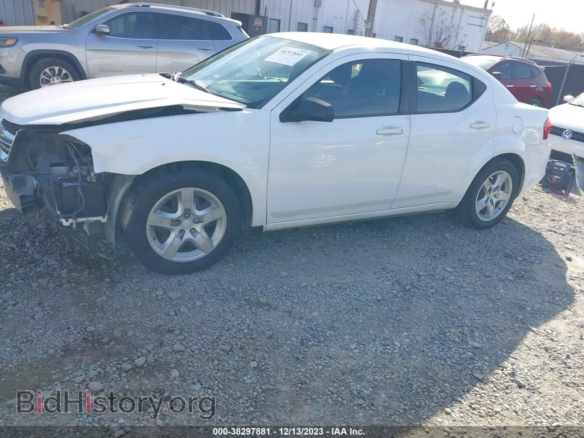 2011 DODGE AVENGER - VIN: 1B3BD4FB0BN608279 - Фото 2