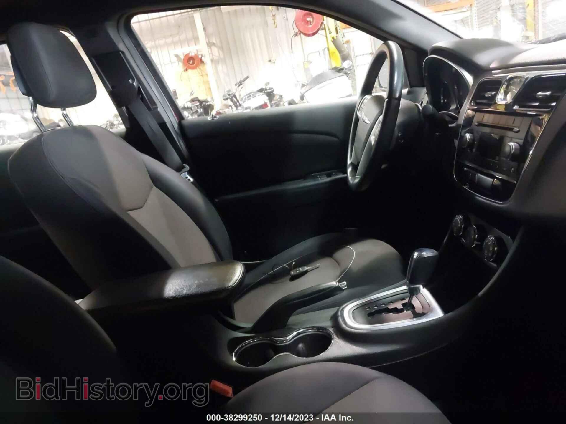 2013 CHRYSLER 200 - VIN: 1C3CCBBG3DN636001 - Фото 5