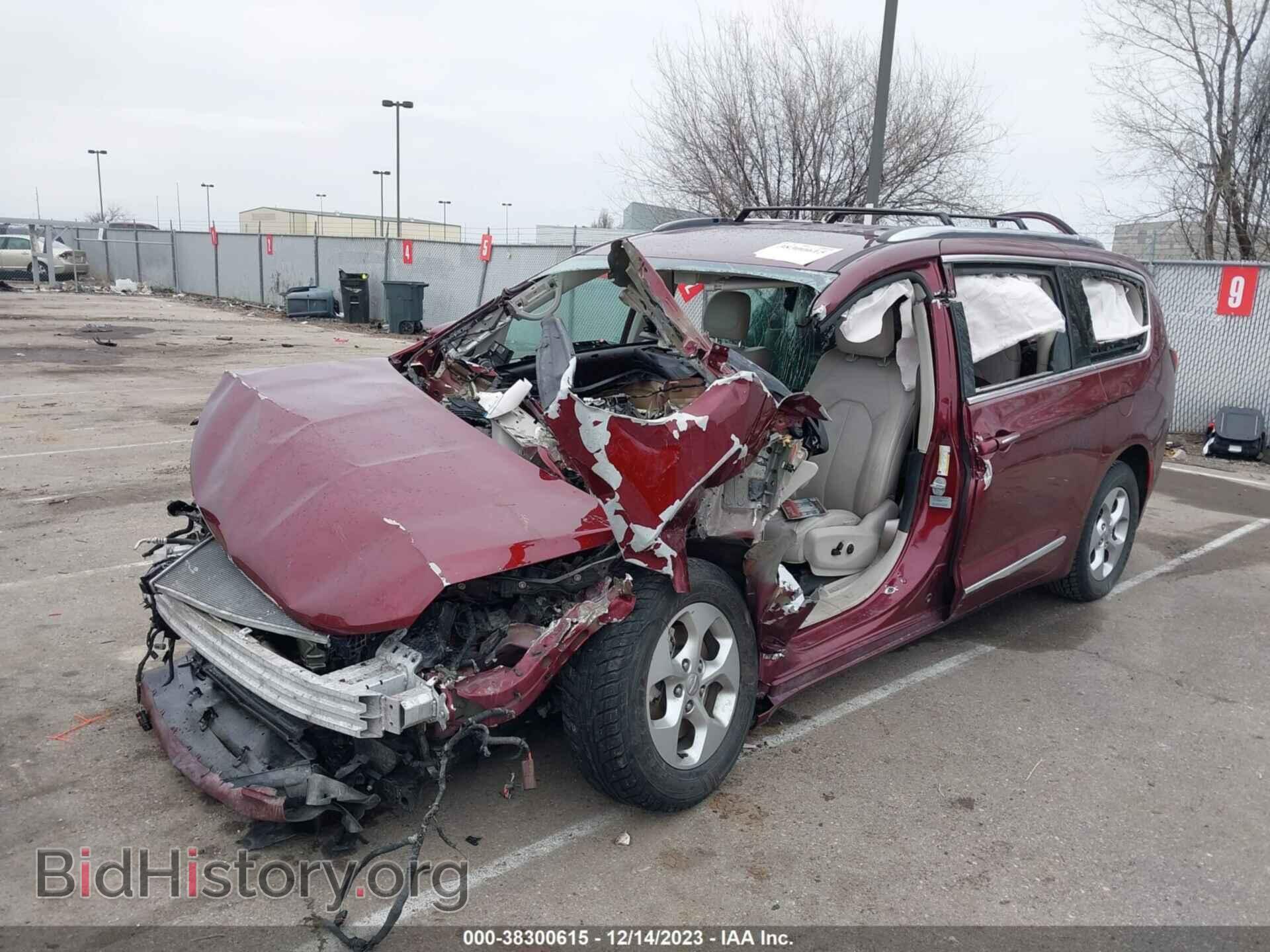 2017 CHRYSLER PACIFICA - VIN: 2C4RC1EG8HR564684 - Фото 2