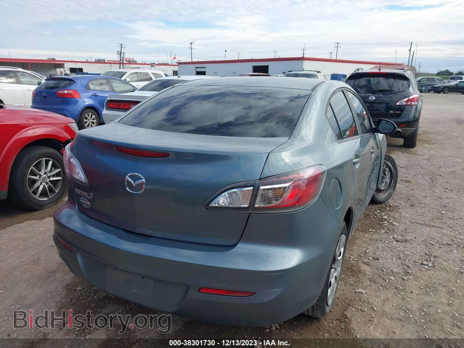 2013 MAZDA MAZDA3 - VIN: JM1BL1TF8D1745570 - Фото 4