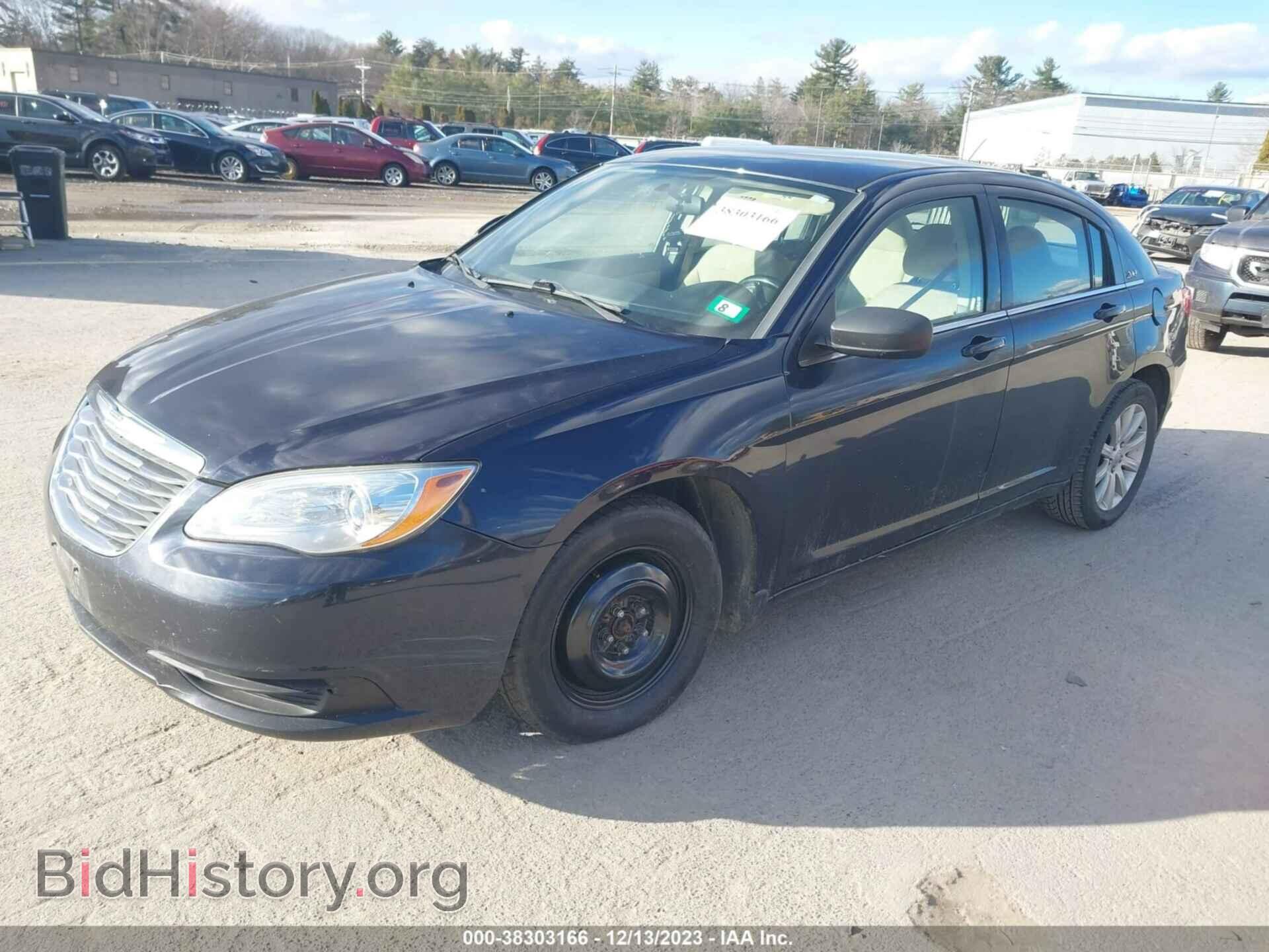 2011 CHRYSLER 200 - VIN: 1C3BC1FB5BN584064 - Фото 2