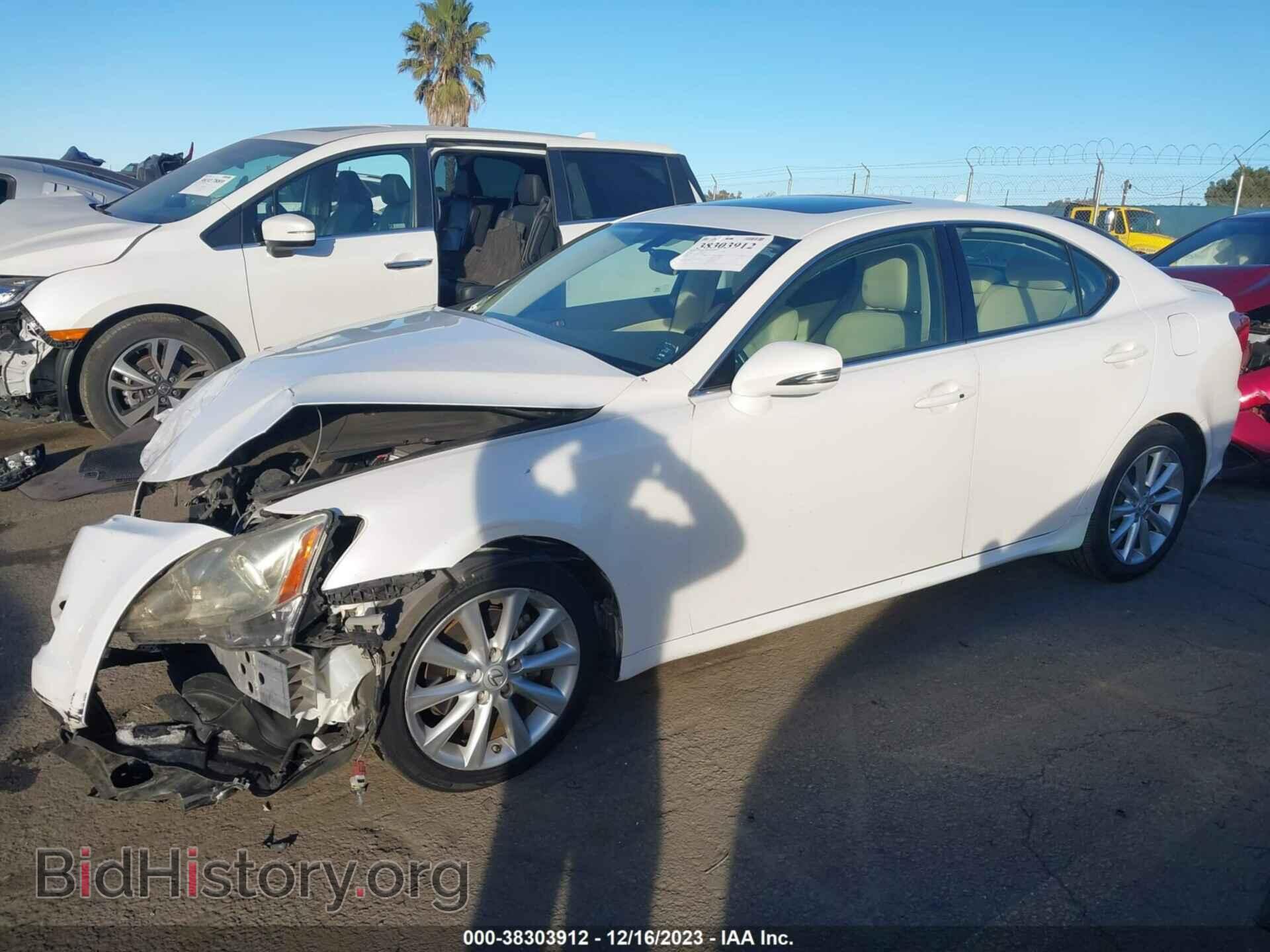 2010 LEXUS IS 250 - VIN: JTHBF5C28A5111805 - Photo 2