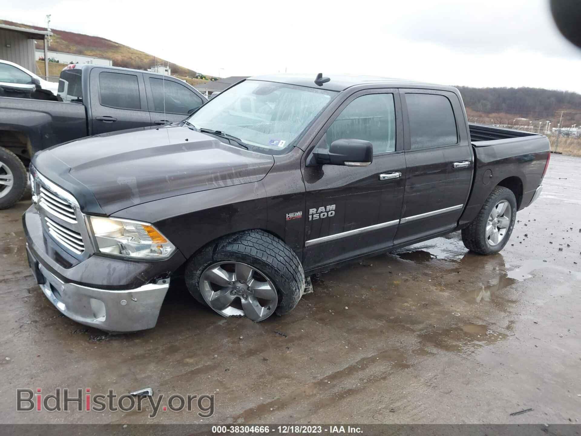 2016 RAM 1500 - VIN: 3C6RR7LT8GG301687 - Фото 2