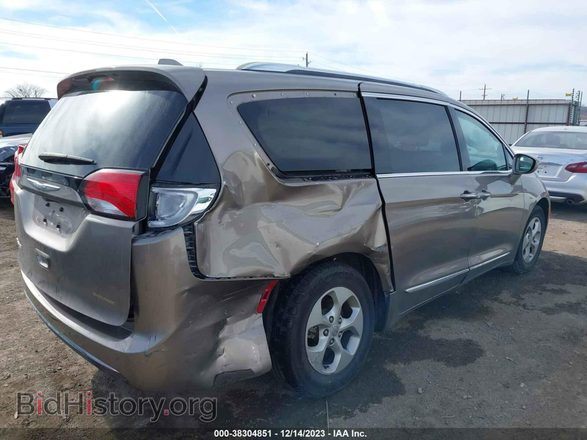 2017 CHRYSLER PACIFICA - VIN: 2C4RC1EG6HR835743 - Photo 4