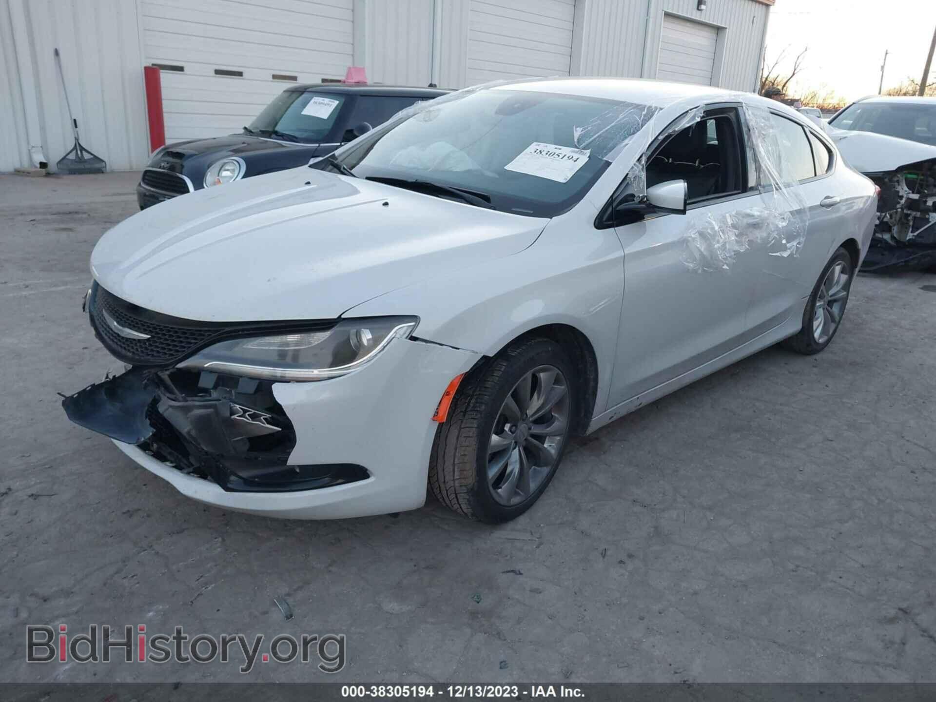 2015 CHRYSLER 200 - VIN: 1C3CCCBGXFN582172 - Фото 2