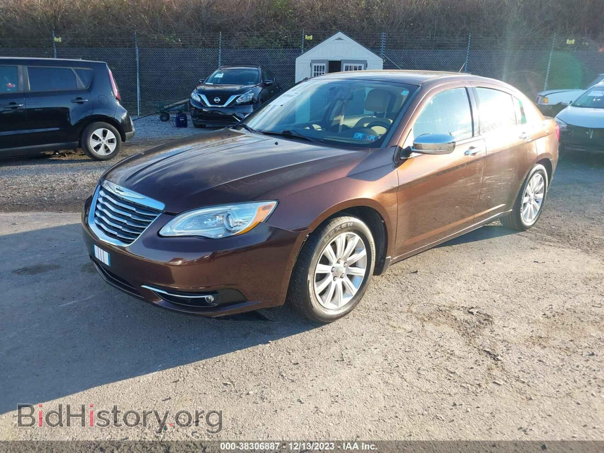 2013 CHRYSLER 200 - VIN: 1C3CCBCG3DN574159 - Фото 2