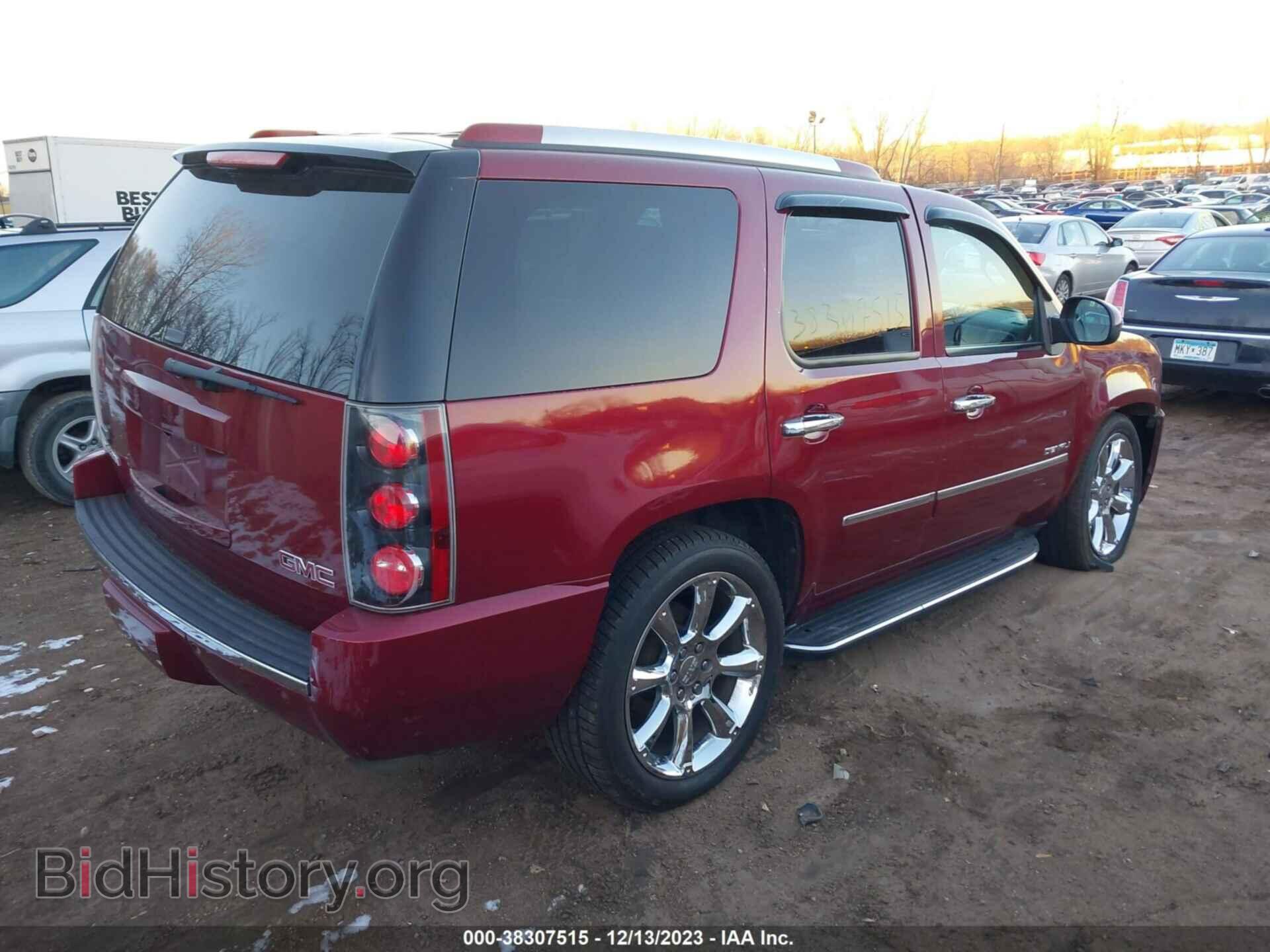 2011 GMC YUKON - VIN: 1GKS2EEF8BR271145 - Photo 4