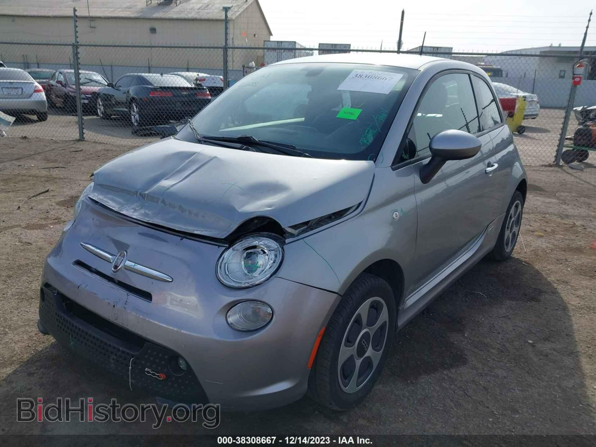 2019 FIAT 500E - VIN: 3C3CFFGEXKT802758 - Фото 2