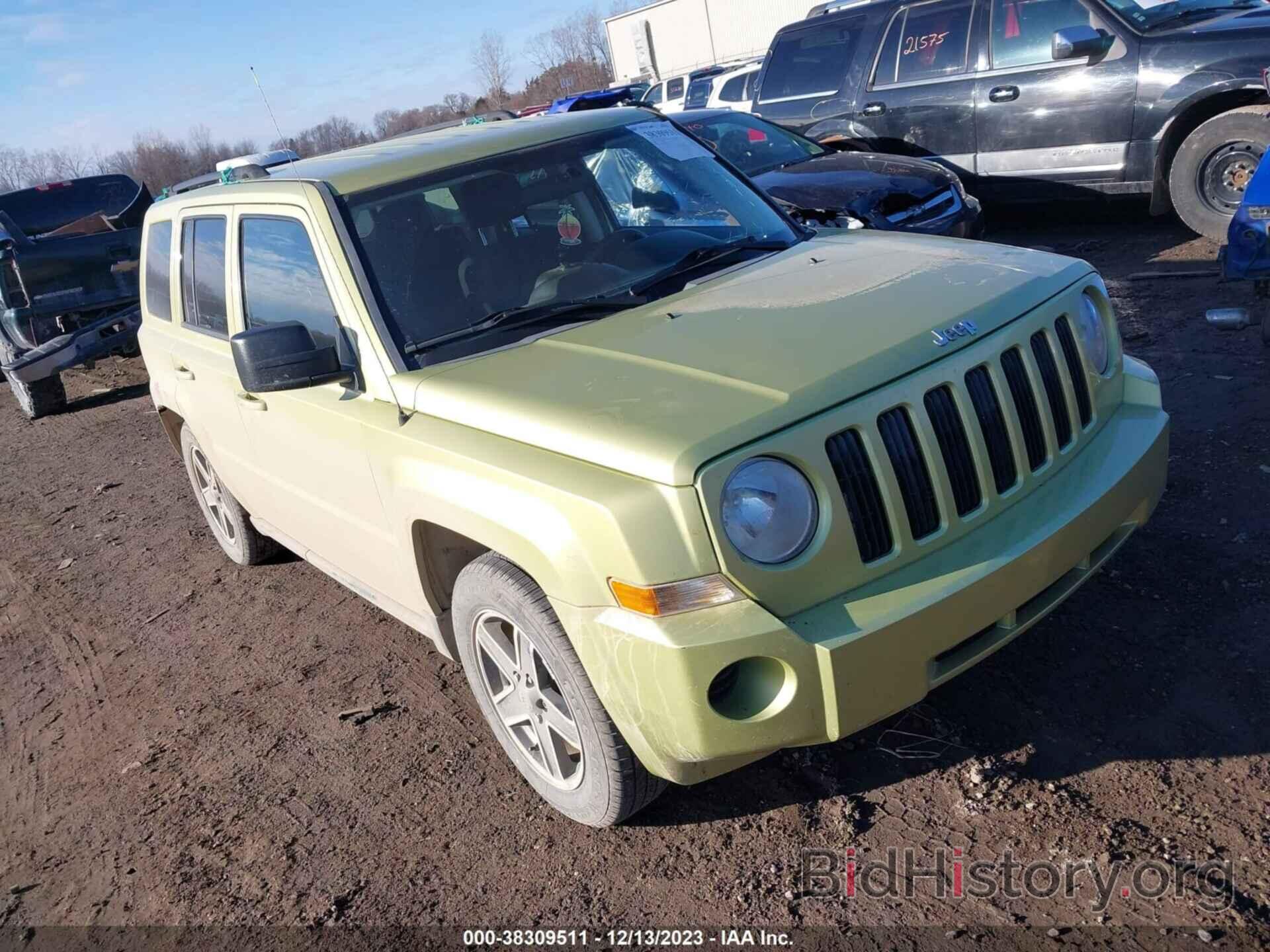 Фотография 1J4NF2GB2AD510989 - JEEP PATRIOT 2010