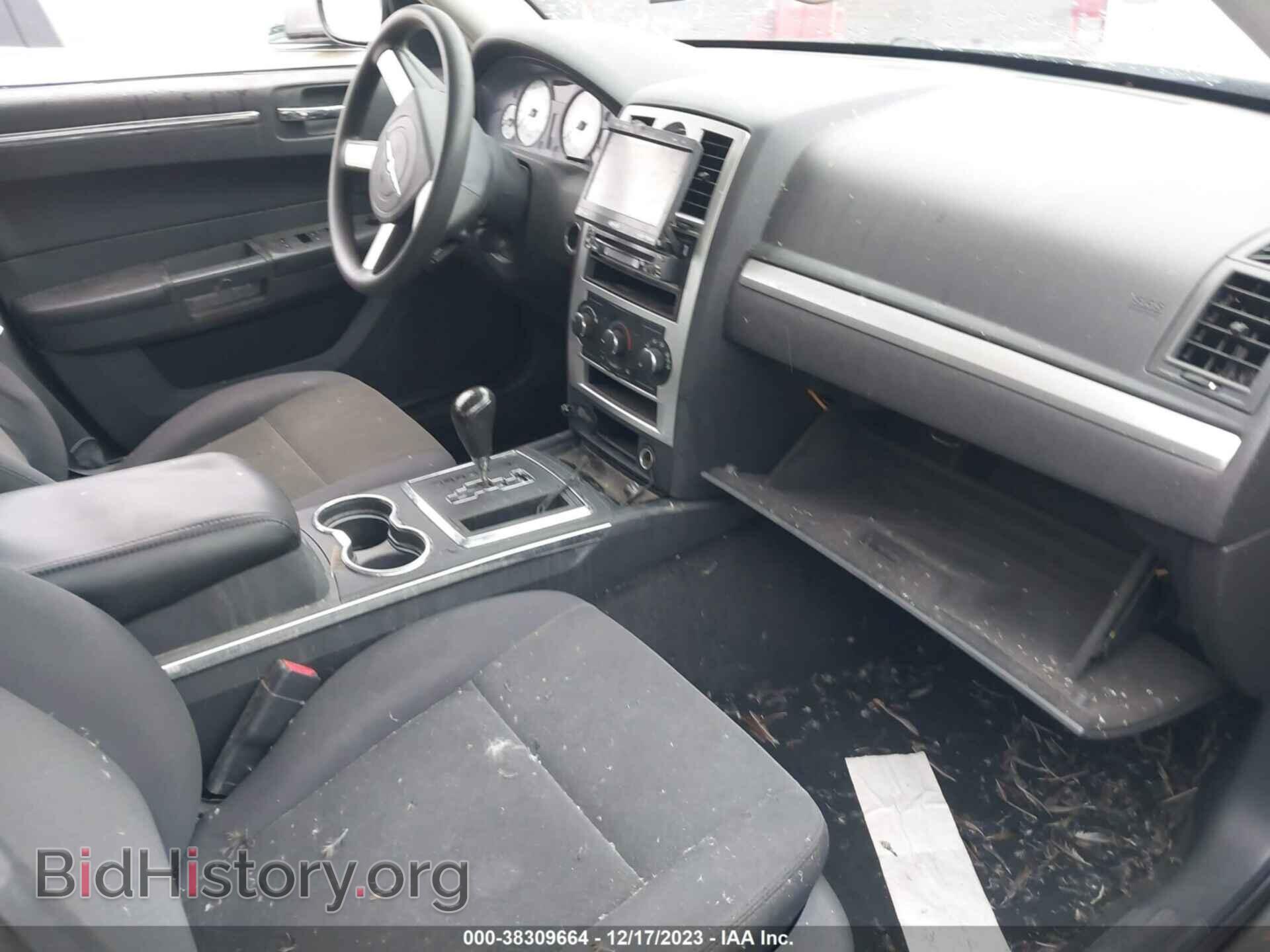 2010 CHRYSLER 300 - VIN: 2C3CA4CD2AH105527 - Фото 5