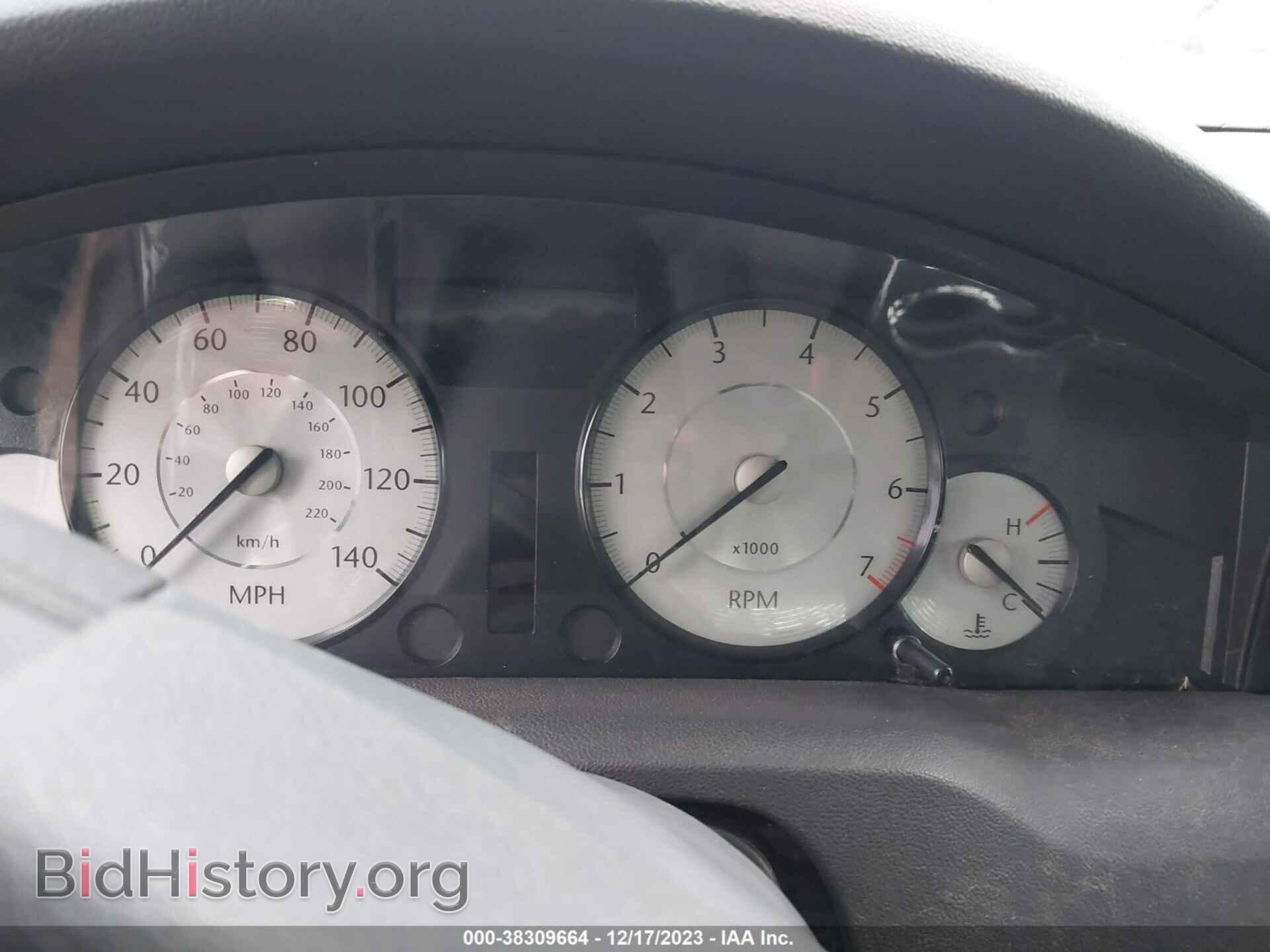 2010 CHRYSLER 300 - VIN: 2C3CA4CD2AH105527 - Фото 7