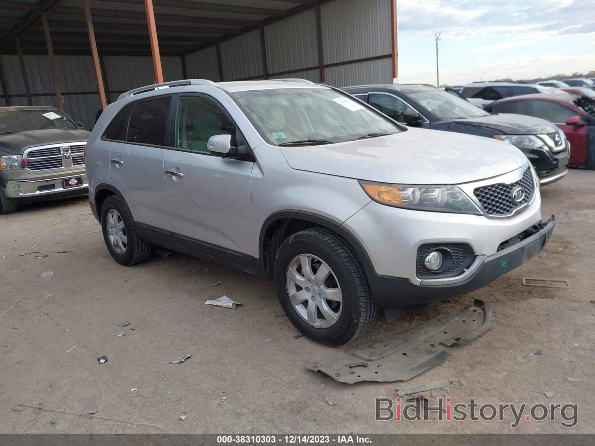 Photo 5XYKT3A19BG051048 - KIA SORENTO 2011