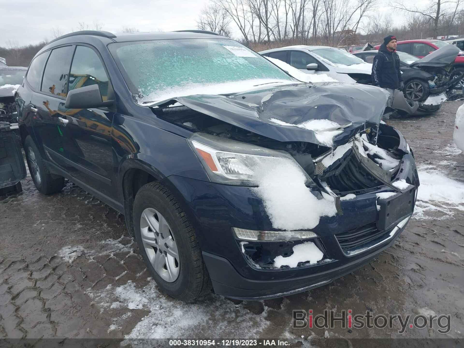 Photo 1GNKRFED7FJ243750 - CHEVROLET TRAVERSE 2015