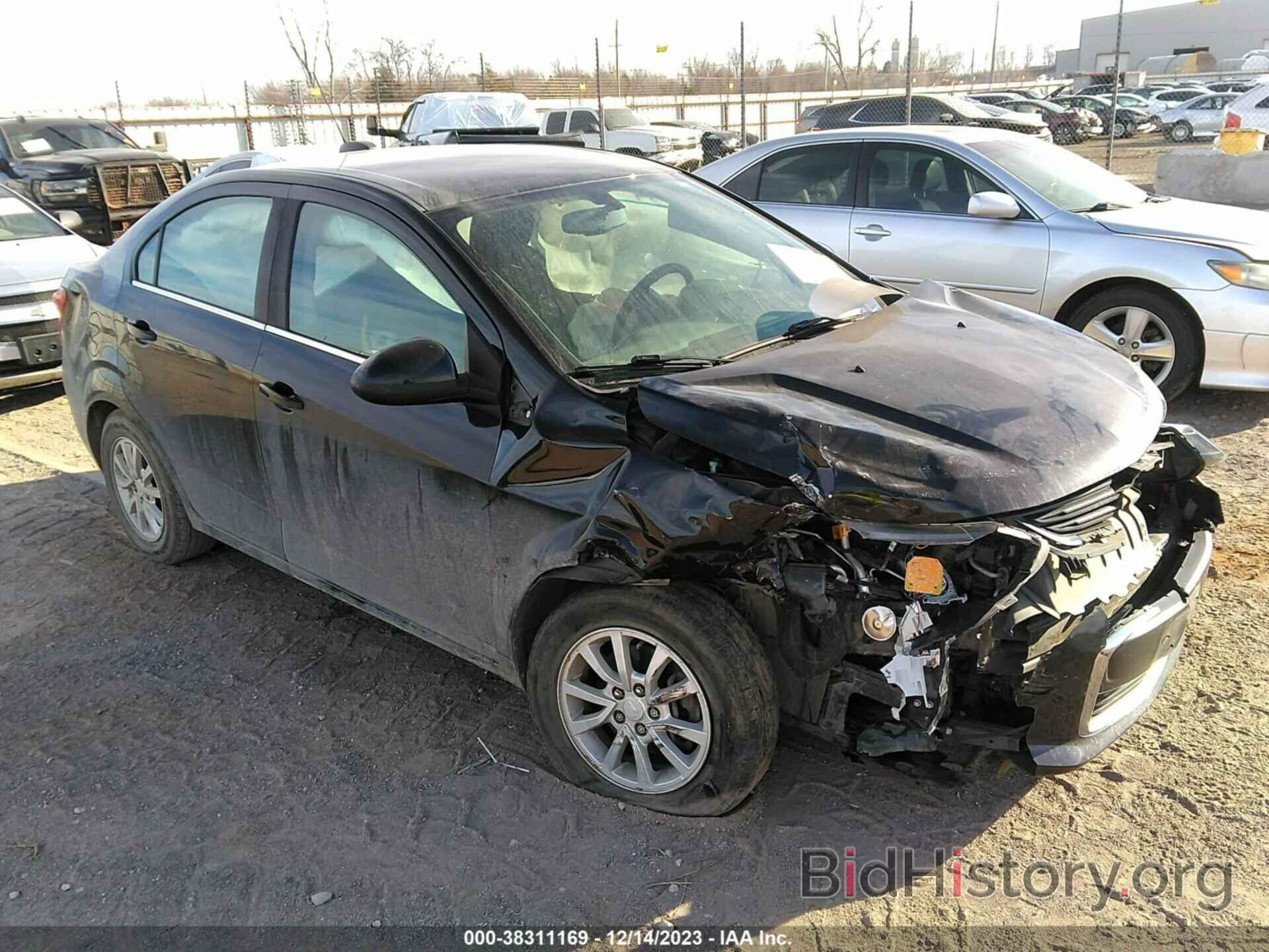 Photo 1G1JD5SH3H4104598 - CHEVROLET SONIC 2017