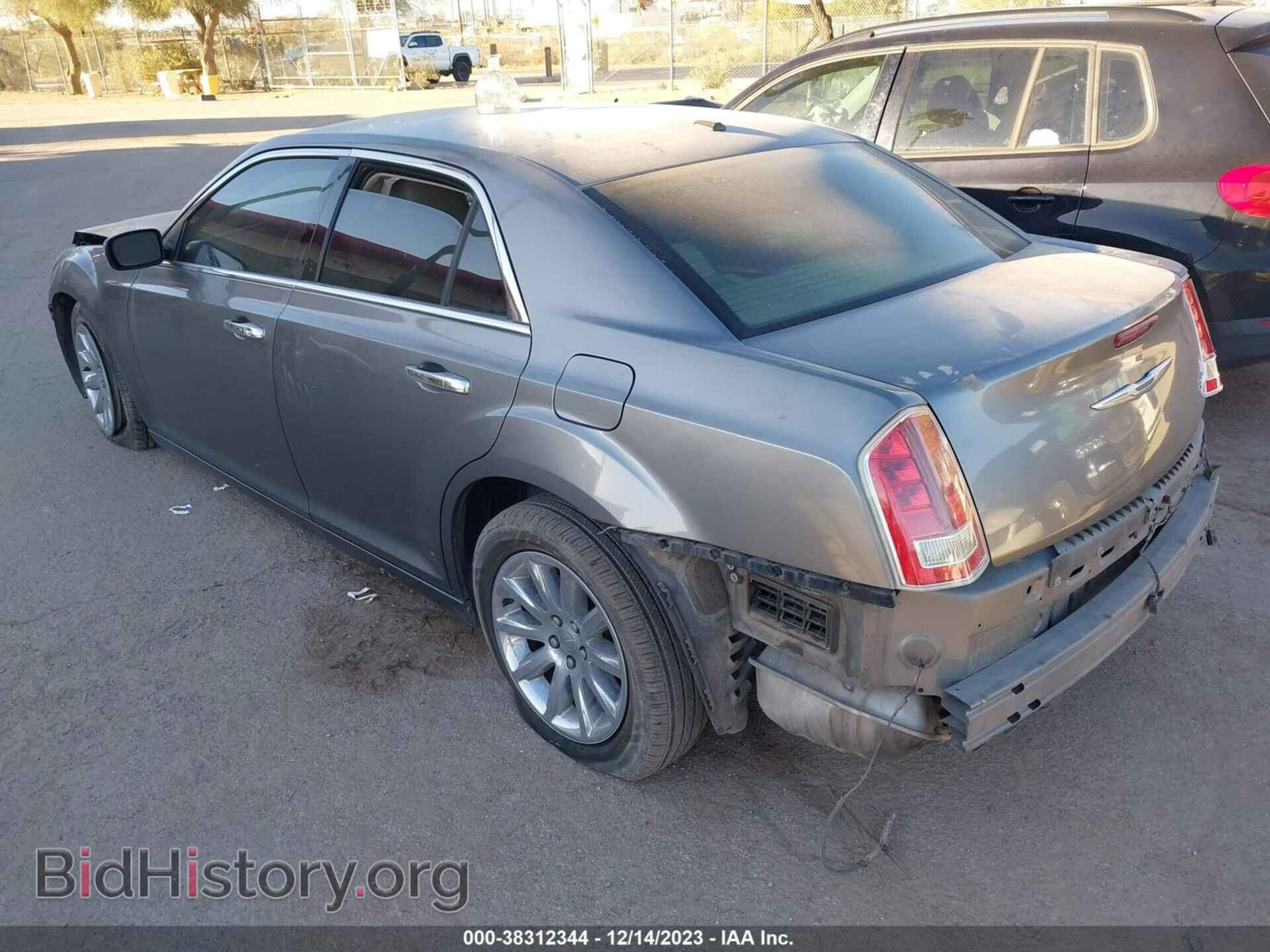 2011 CHRYSLER 300 - VIN: 2C3CA5CG8BH583999 - Фото 3