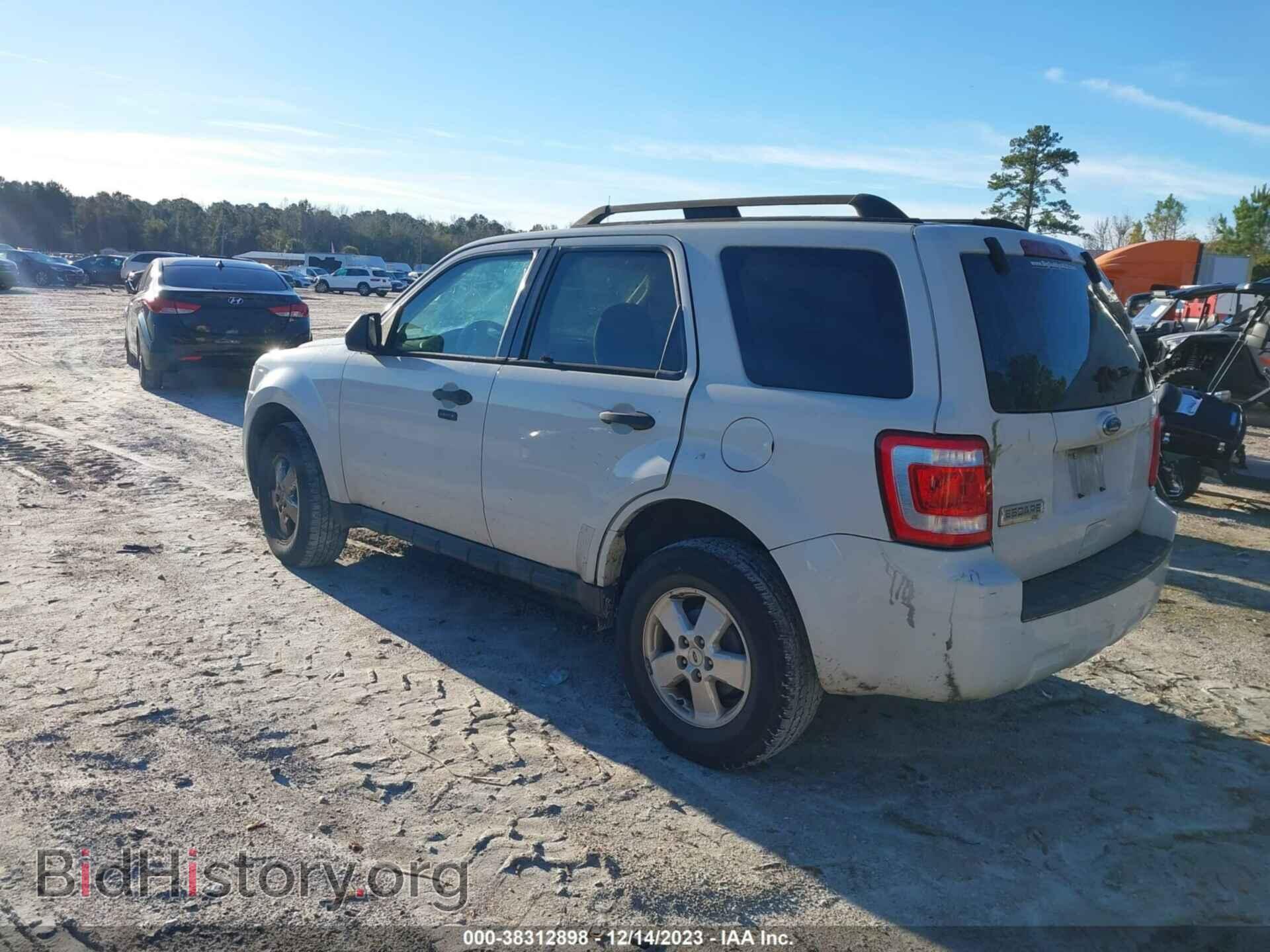 2010 FORD ESCAPE - VIN: 1FMCU0D77AKD27926 - Фото 3