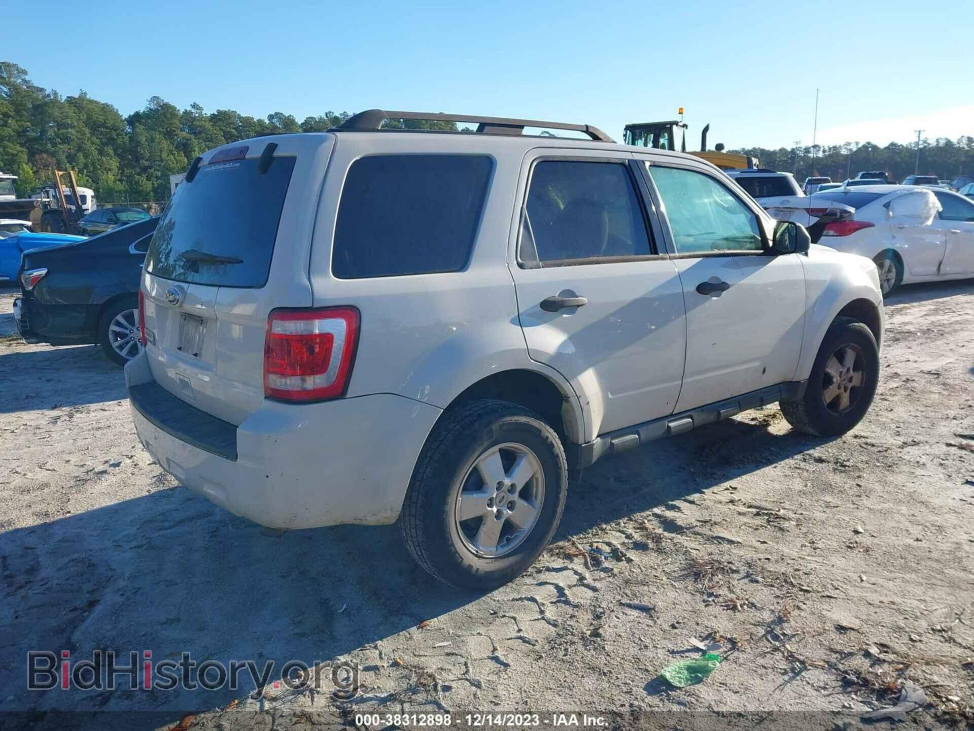 2010 FORD ESCAPE - VIN: 1FMCU0D77AKD27926 - Фото 4