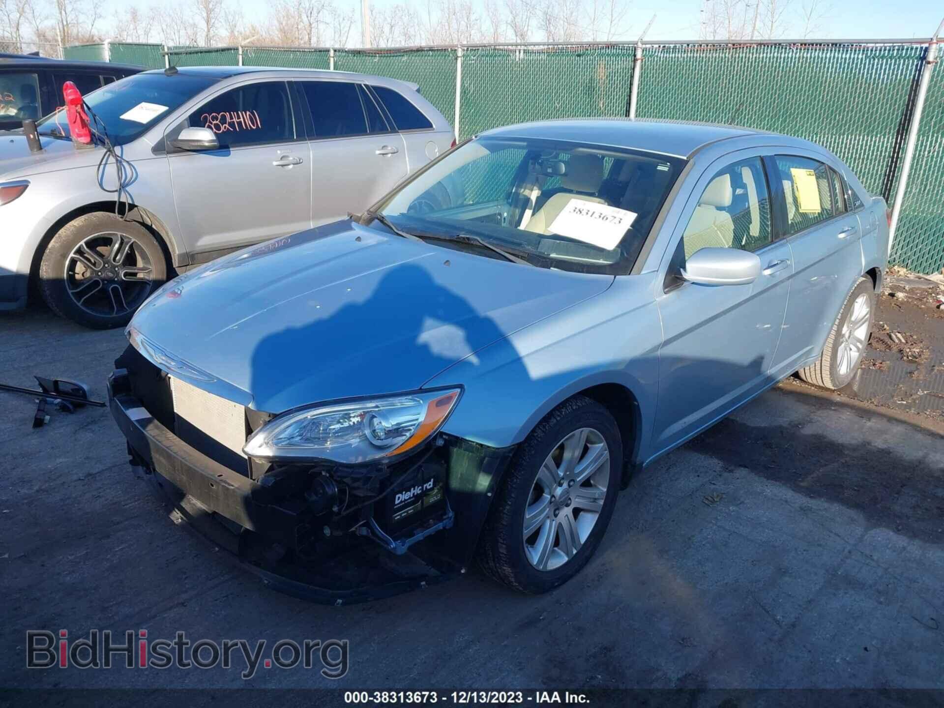 2013 CHRYSLER 200 - VIN: 1C3CCBBB8DN538442 - Photo 2