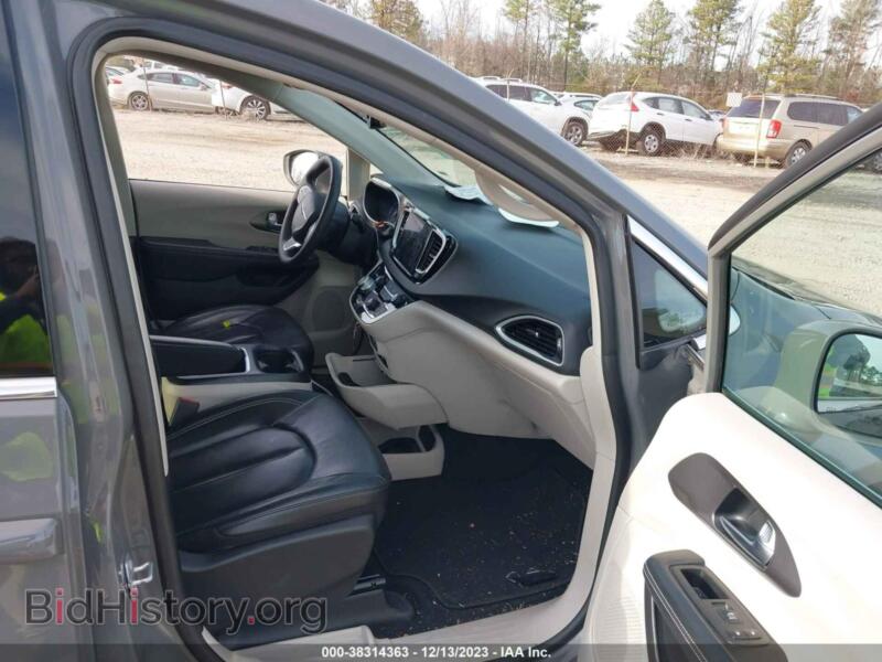 2022 Chrysler PACIFICA (VIN 2C4RC1BG4NR142055) — photo 5 of 16