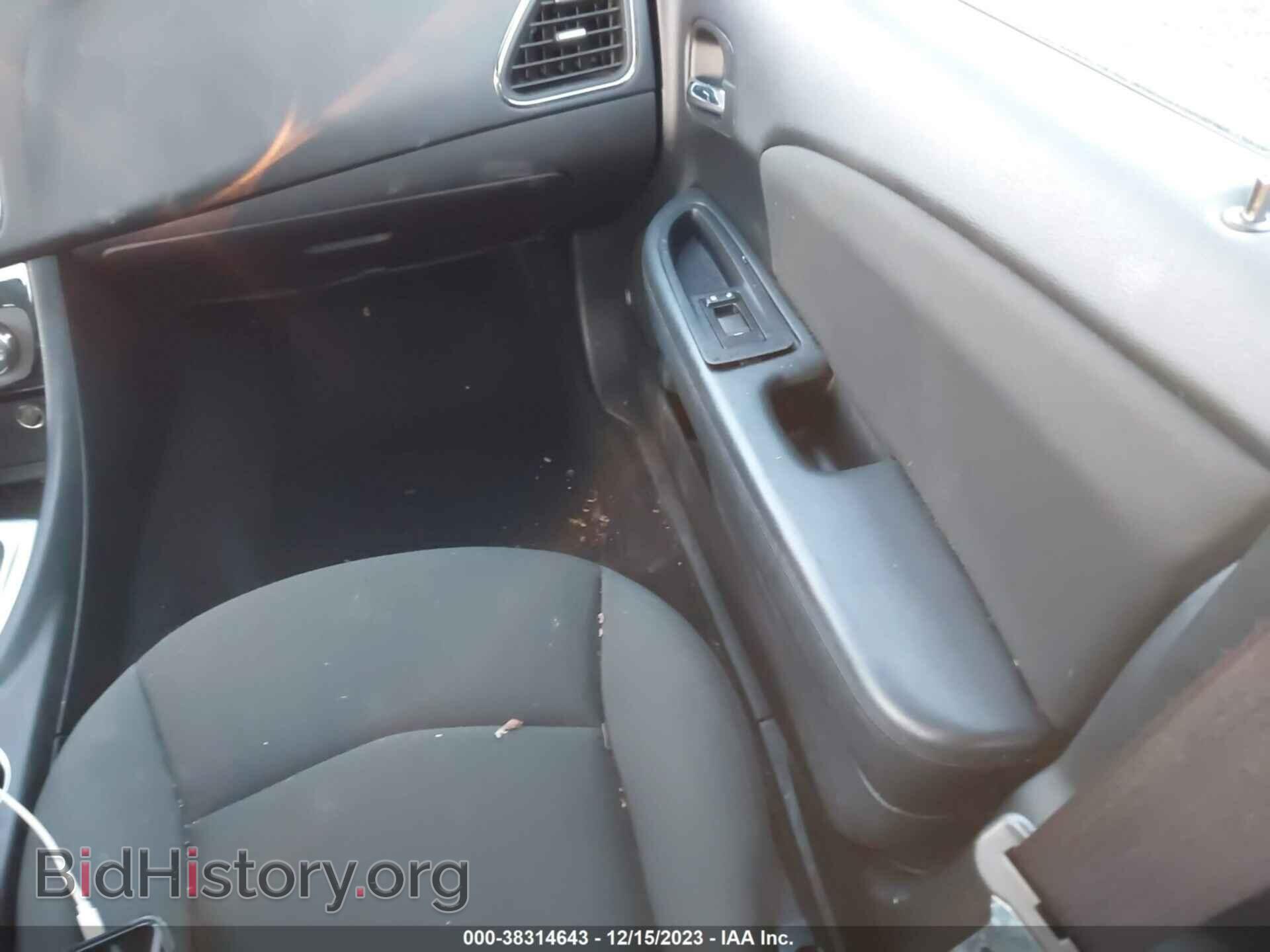 2011 CHRYSLER 200 - VIN: 1C3BC1FBXBN602865 - Фото 5