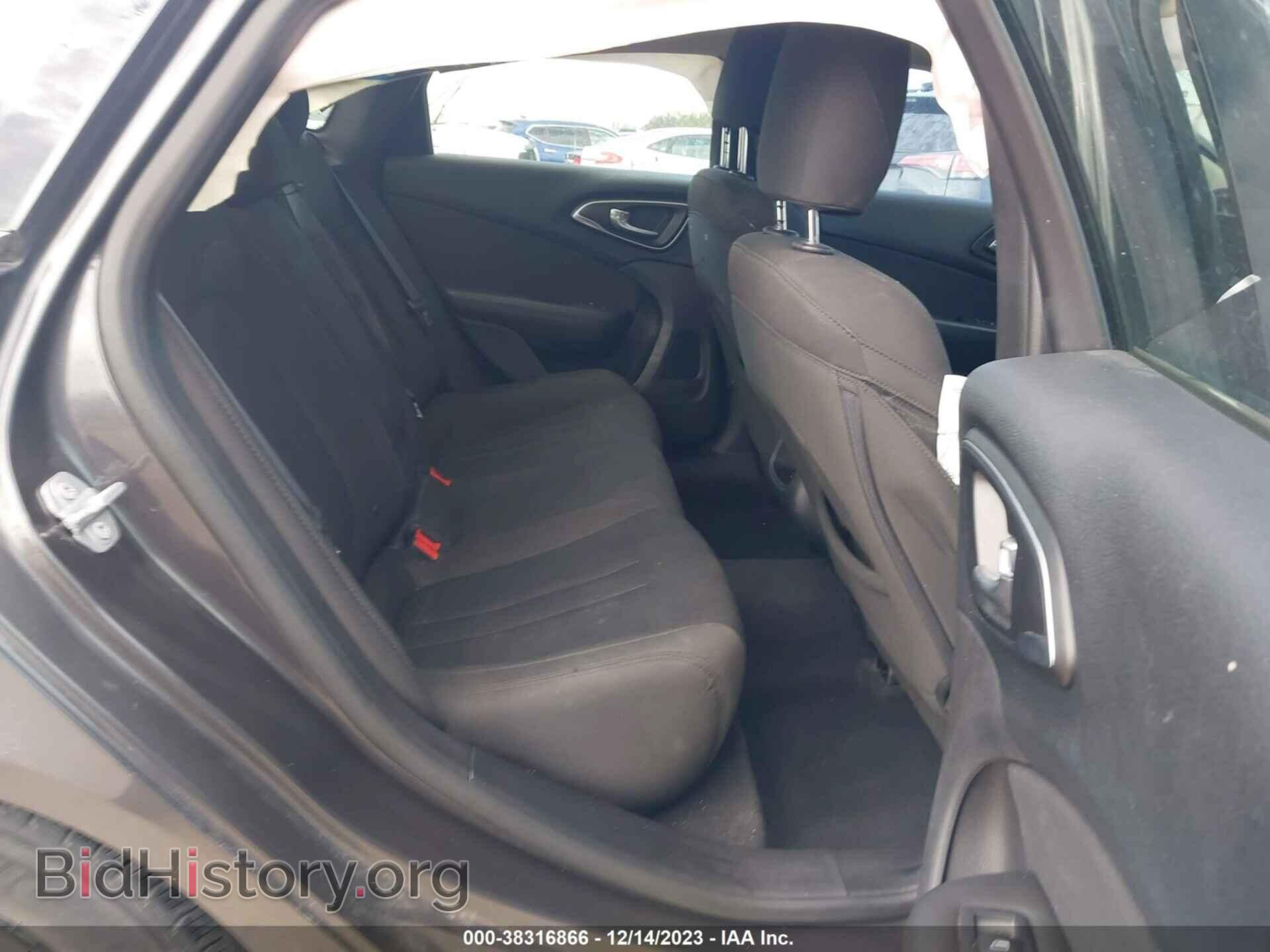 2015 CHRYSLER 200 - VIN: 1C3CCCAB5FN750614 - Фото 8