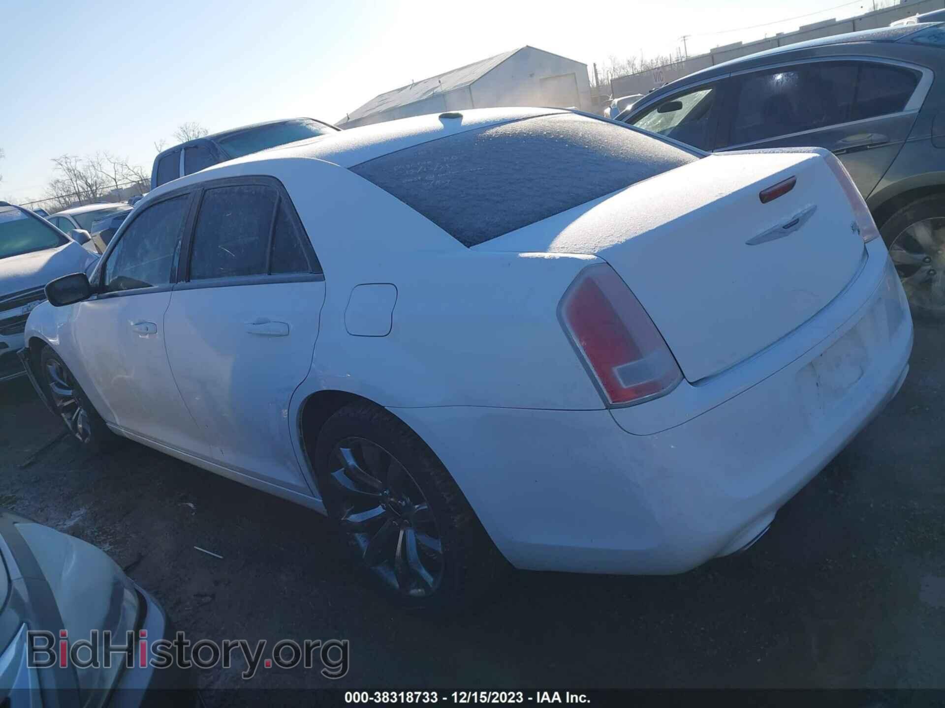 2014 CHRYSLER 300 - VIN: 2C3CCABG2EH355294 - Фото 3