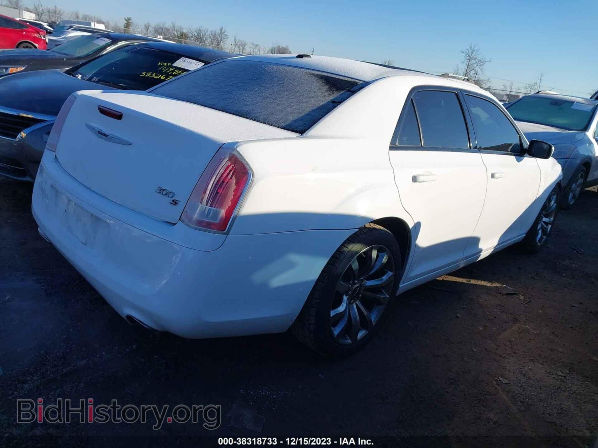 2014 CHRYSLER 300 - VIN: 2C3CCABG2EH355294 - Фото 4