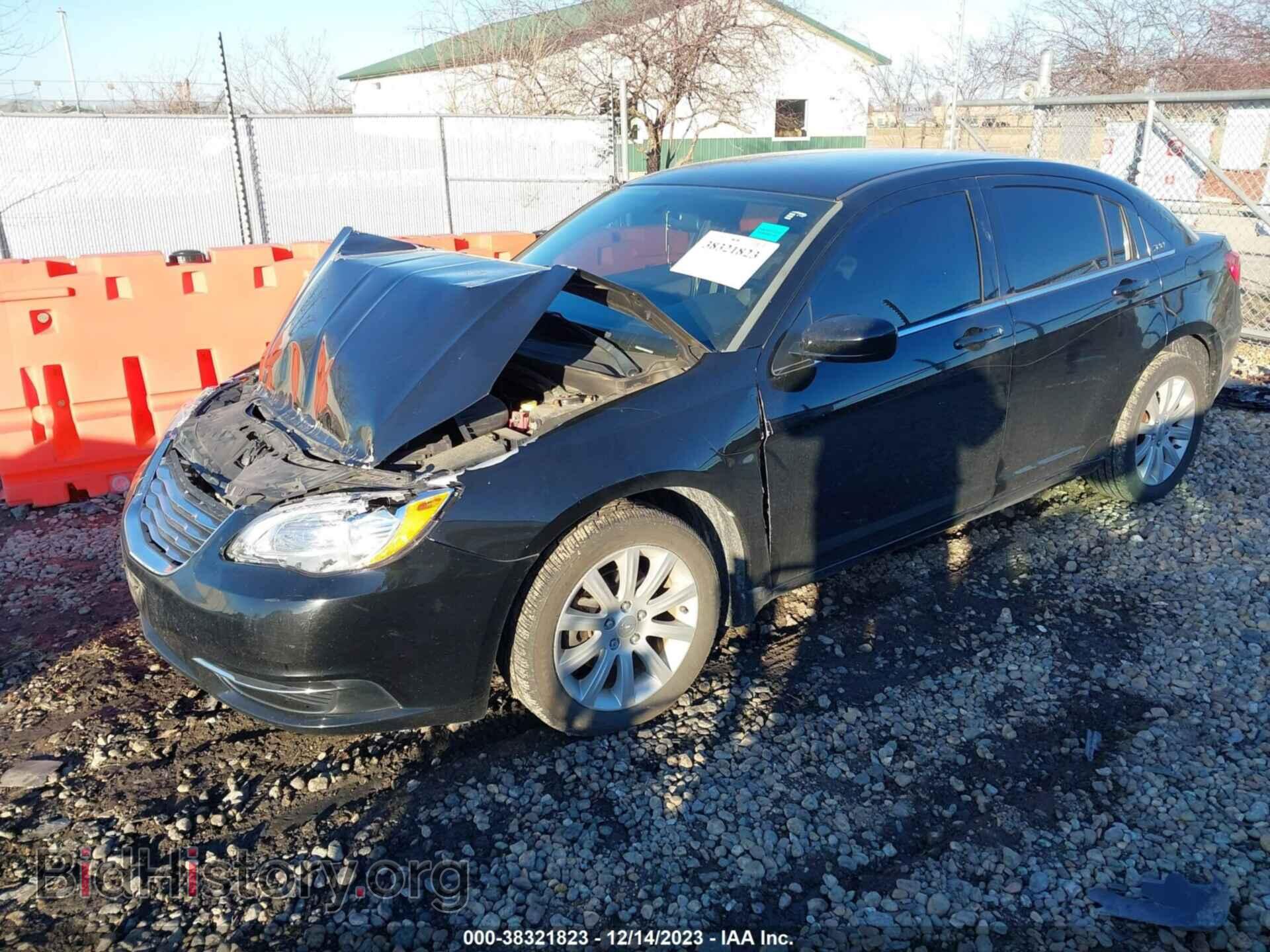 2013 CHRYSLER 200 - VIN: 1C3CCBBB7DN632909 - Photo 2