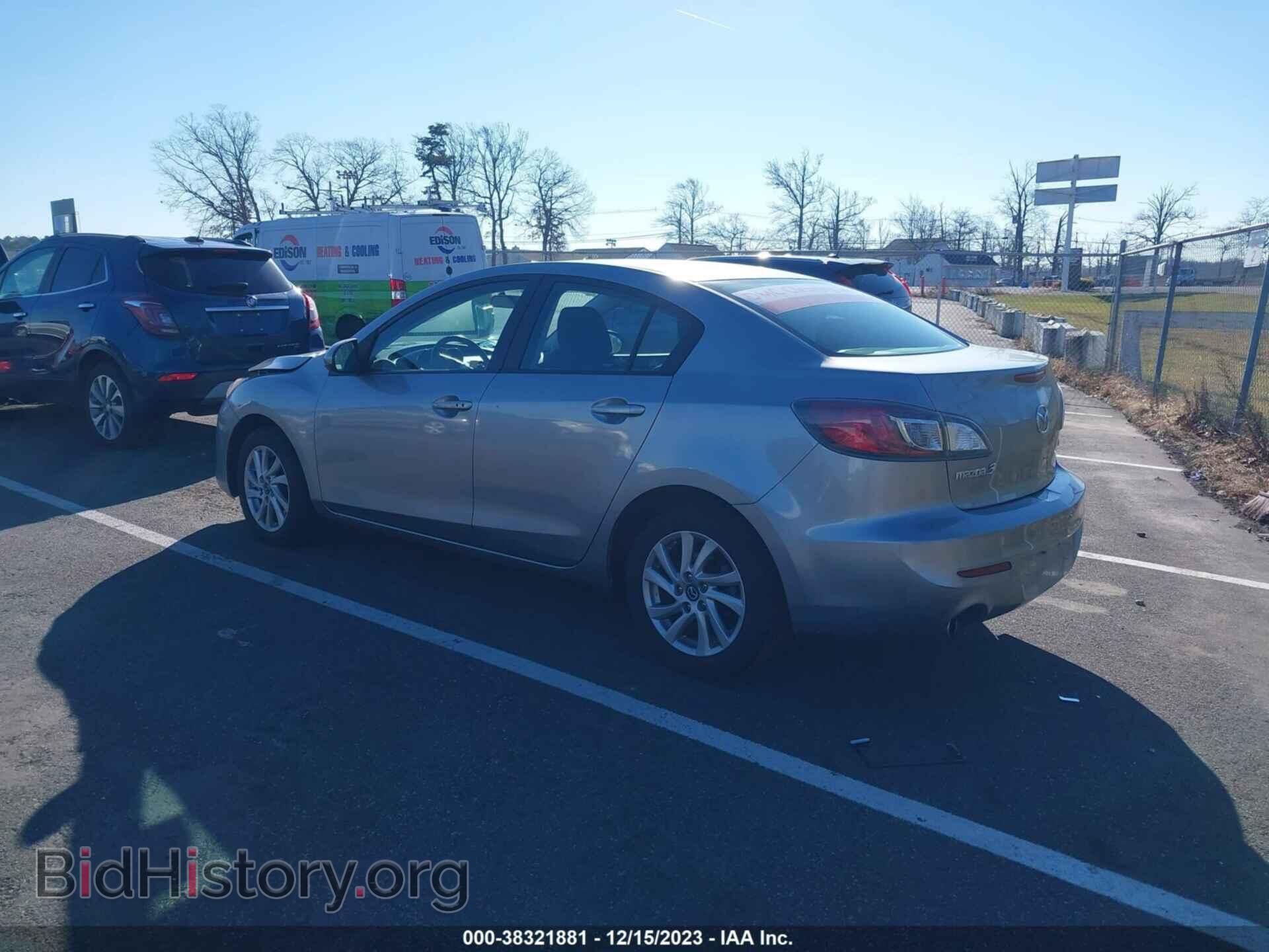 2013 MAZDA MAZDA3 - VIN: JM1BL1V7XD1787955 - Фото 3