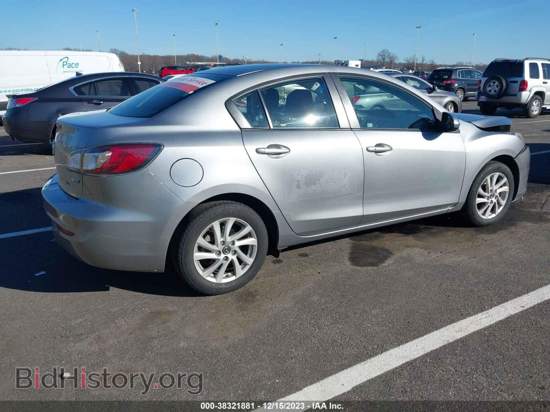 2013 MAZDA MAZDA3 - VIN: JM1BL1V7XD1787955 - Фото 4