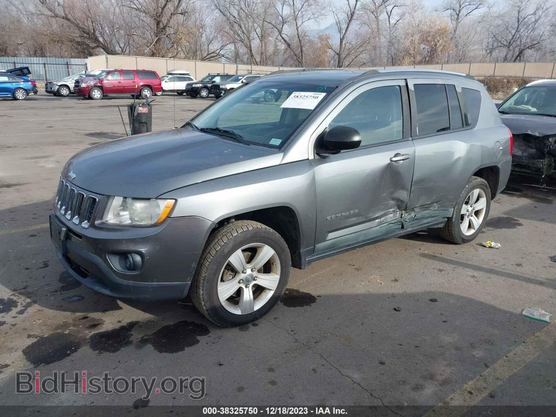 2011 JEEP COMPASS - VIN: 1J4NF1FB1BD257807 - Photo 2