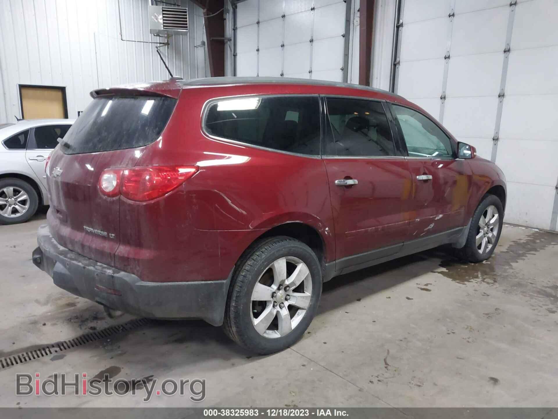 2010 CHEVROLET TRAVERSE - VIN: 1GNLRFED1AJ264879 - Фото 4