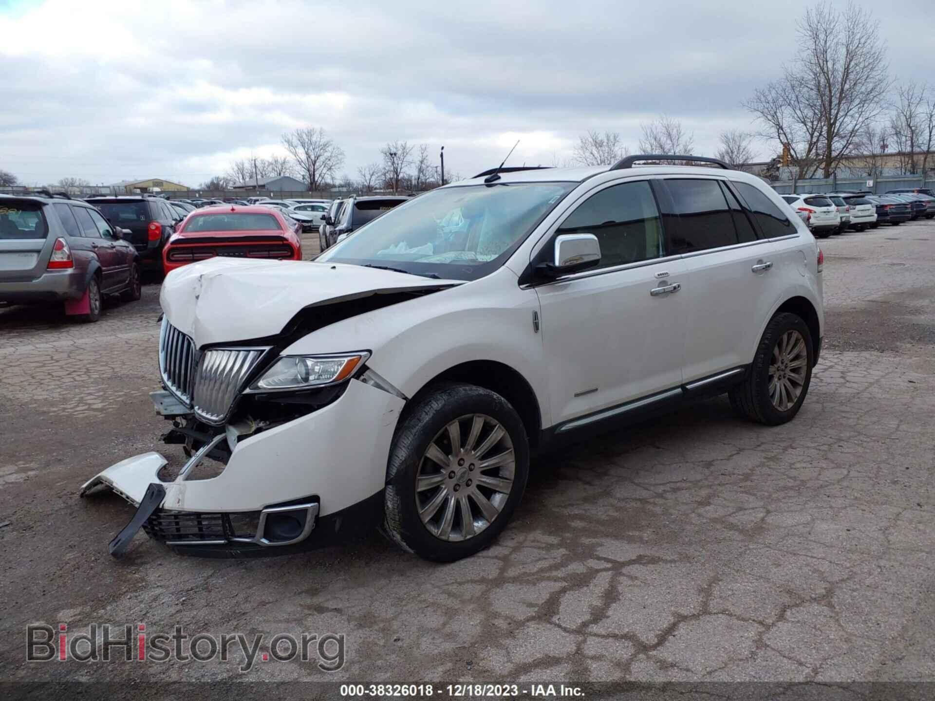 2011 LINCOLN MKX - VIN: 2LMDJ8JK6BBJ16138 - Фото 2