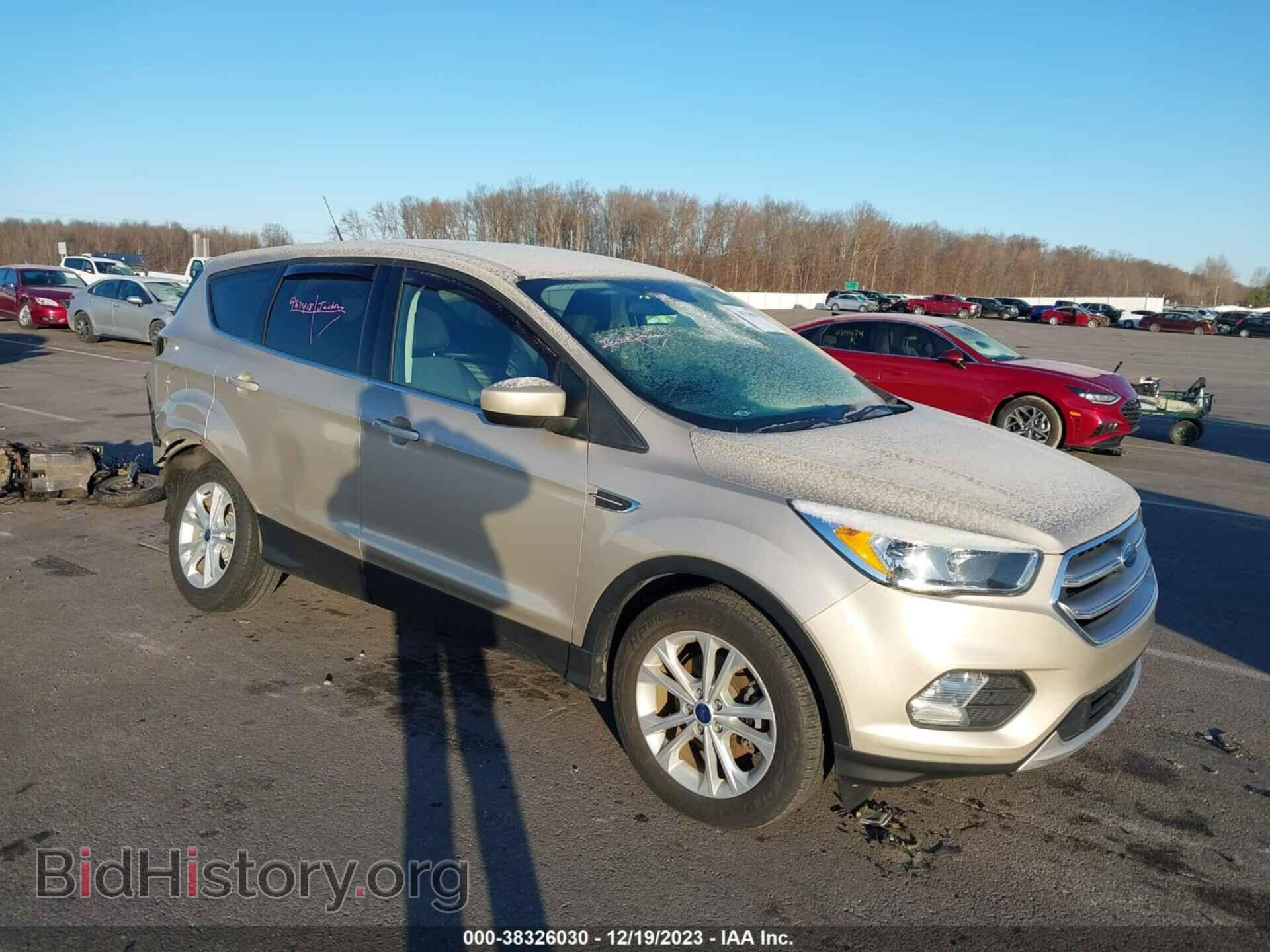 Фотография 1FMCU0GD6HUB58871 - FORD ESCAPE 2017
