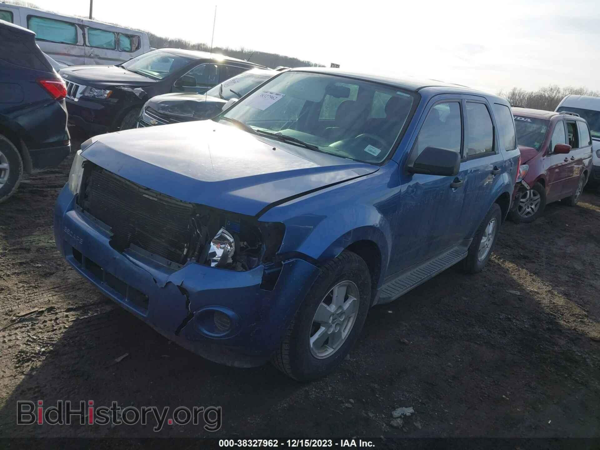 2010 FORD ESCAPE - VIN: 1FMCU0C71AKC67238 - Фото 2
