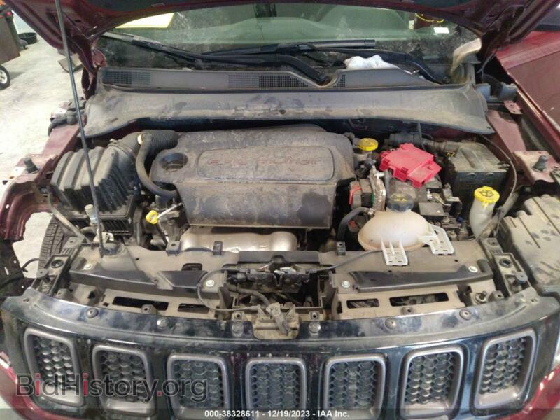 2021 Jeep COMPASS (VIN 3C4NJDEB1MT593221) — фото 10 из 17