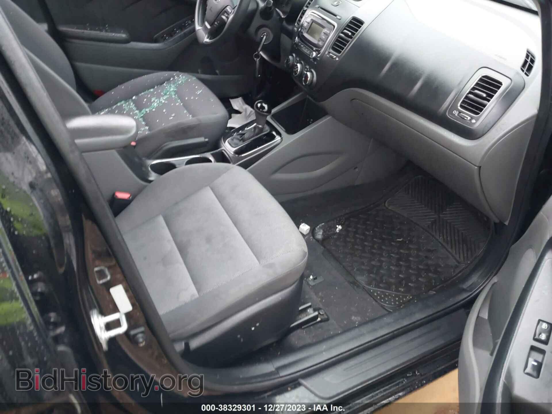 2017 KIA FORTE - VIN: 3KPFK4A79HE100804 - Photo 5