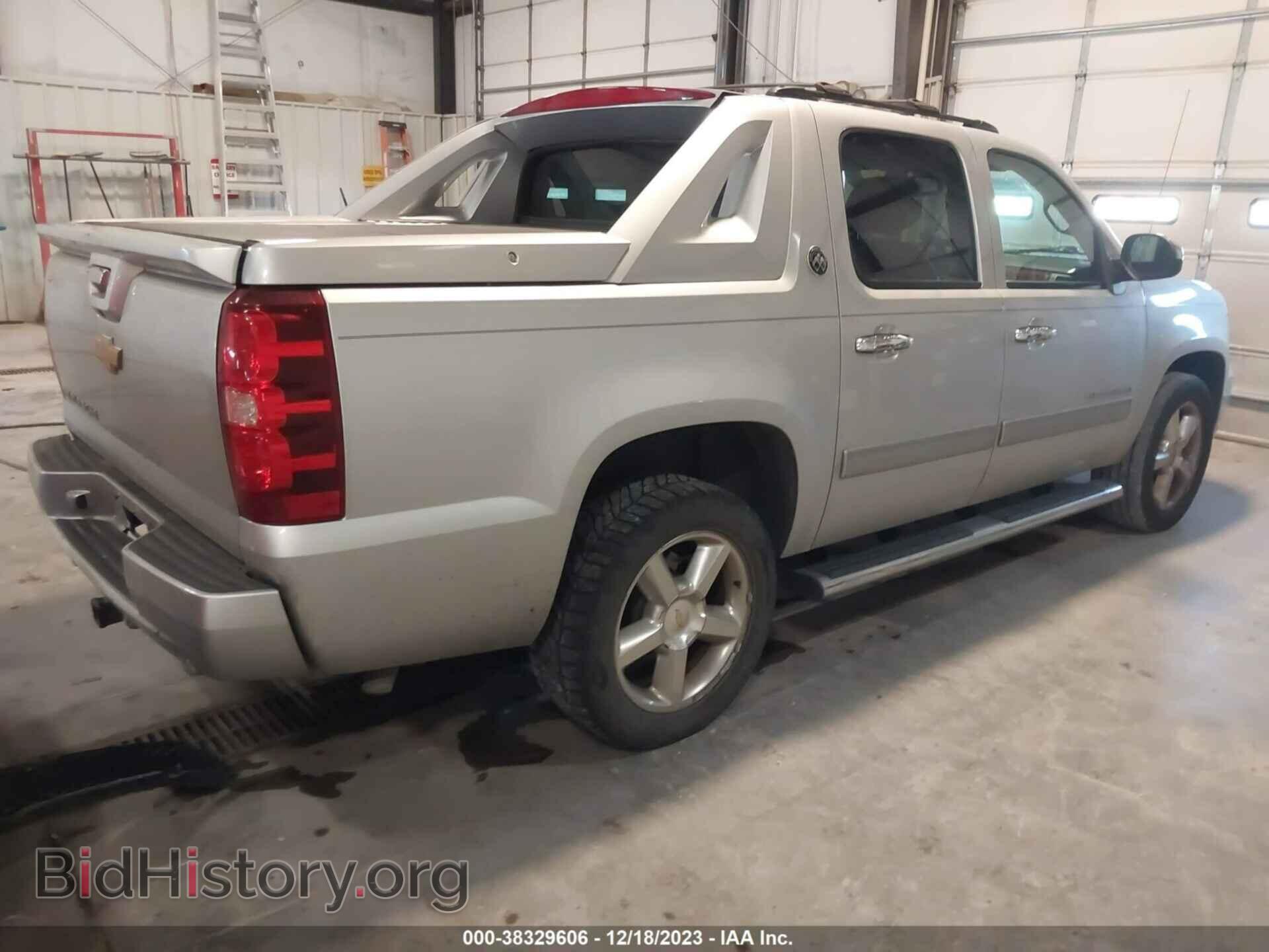 2013 CHEVROLET AVALANCHE - VIN: 3GNMCFE08DG227207 - Фото 4