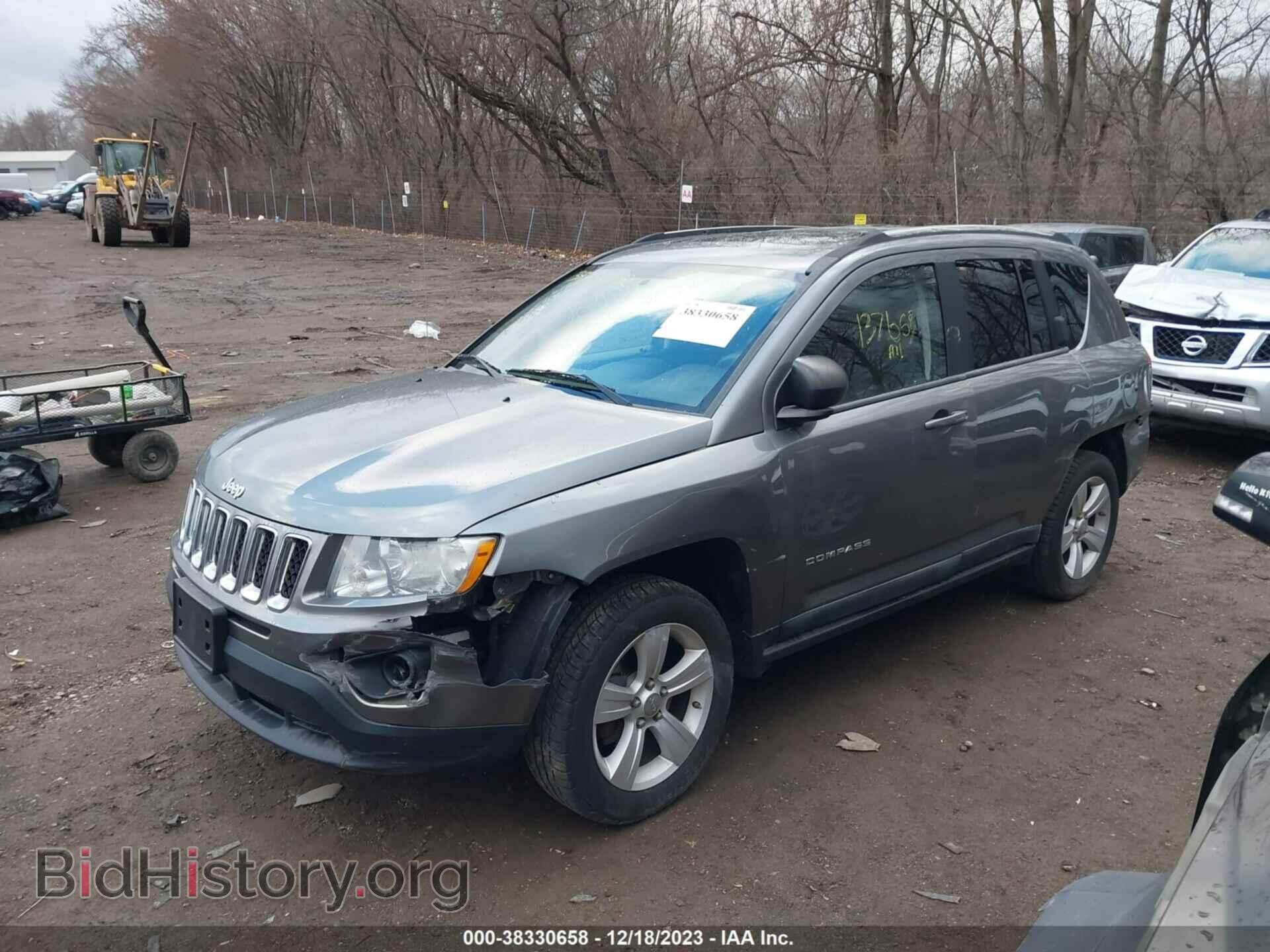 2011 JEEP COMPASS - VIN: 1J4NF1FB2BD266418 - Photo 2