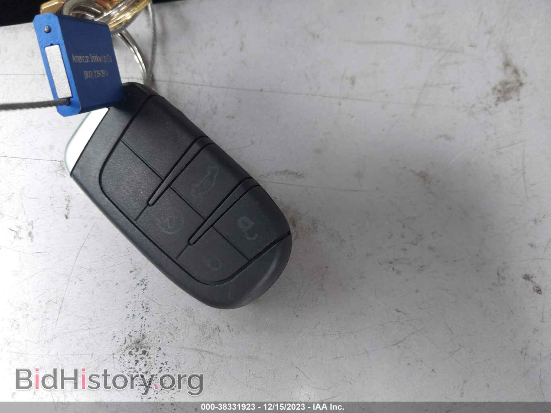 2015 CHRYSLER 300 - VIN: 2C3CCAAG3FH807076 - Фото 11