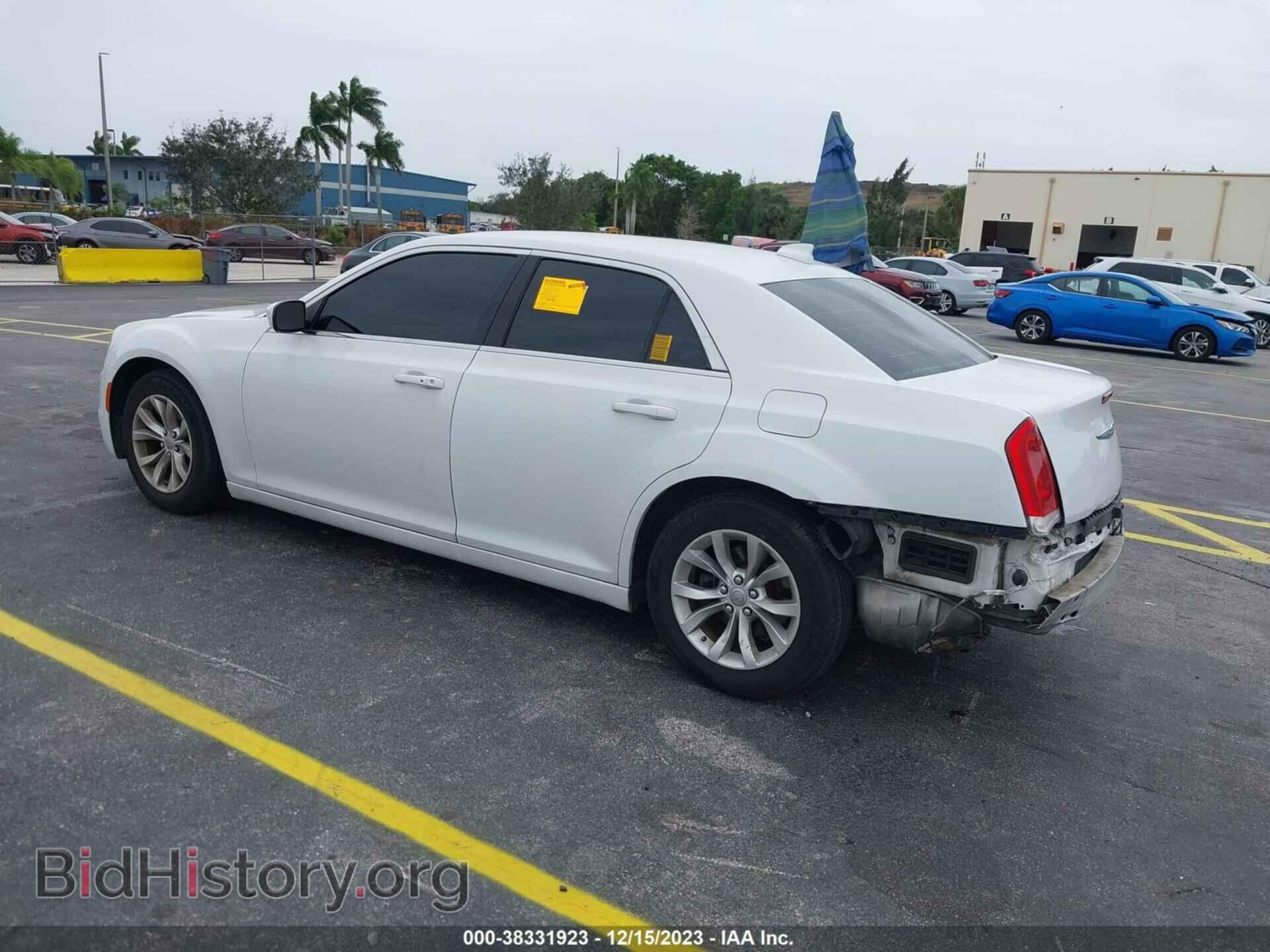 2015 CHRYSLER 300 - VIN: 2C3CCAAG3FH807076 - Фото 3