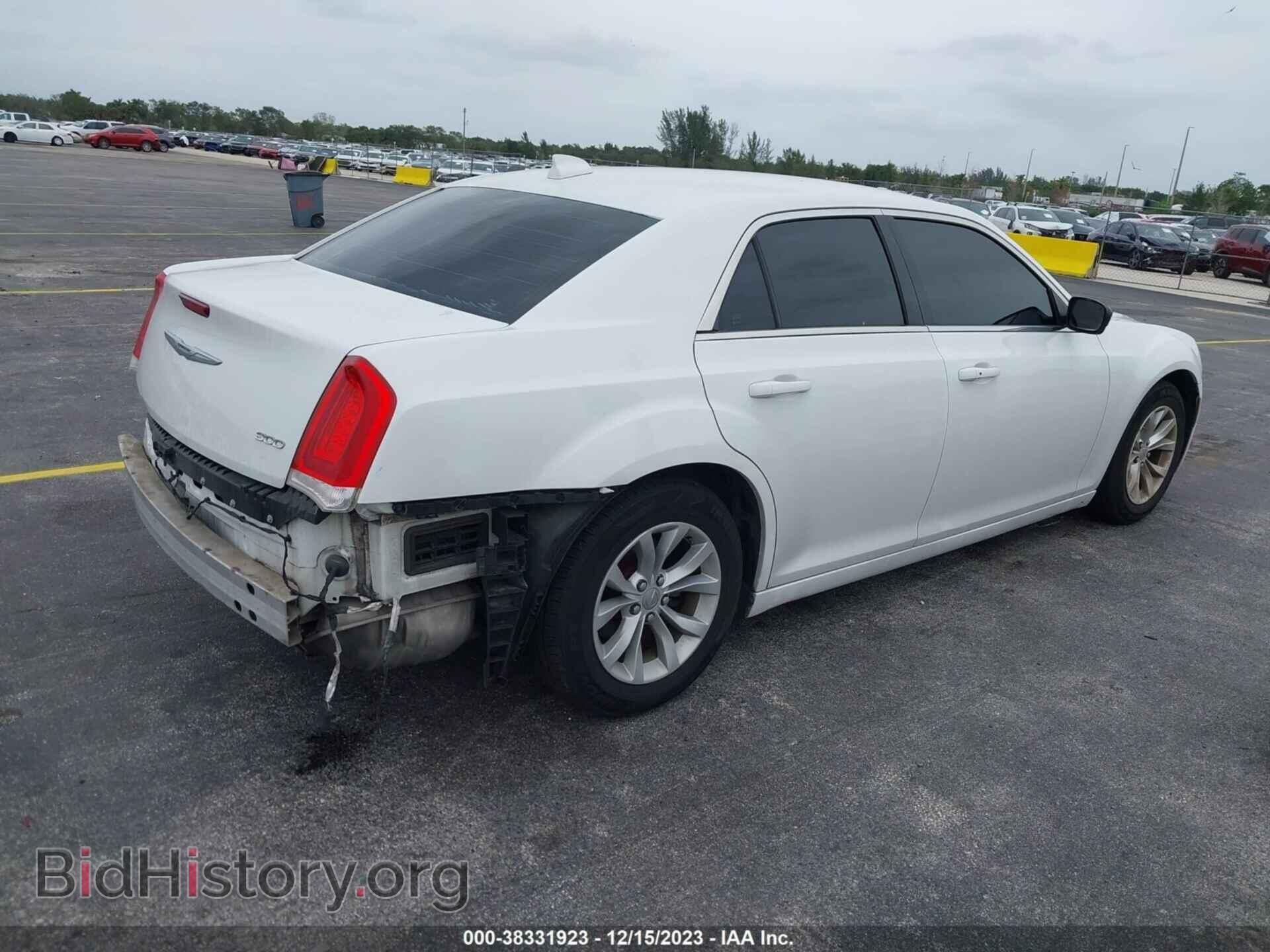 2015 CHRYSLER 300 - VIN: 2C3CCAAG3FH807076 - Фото 4