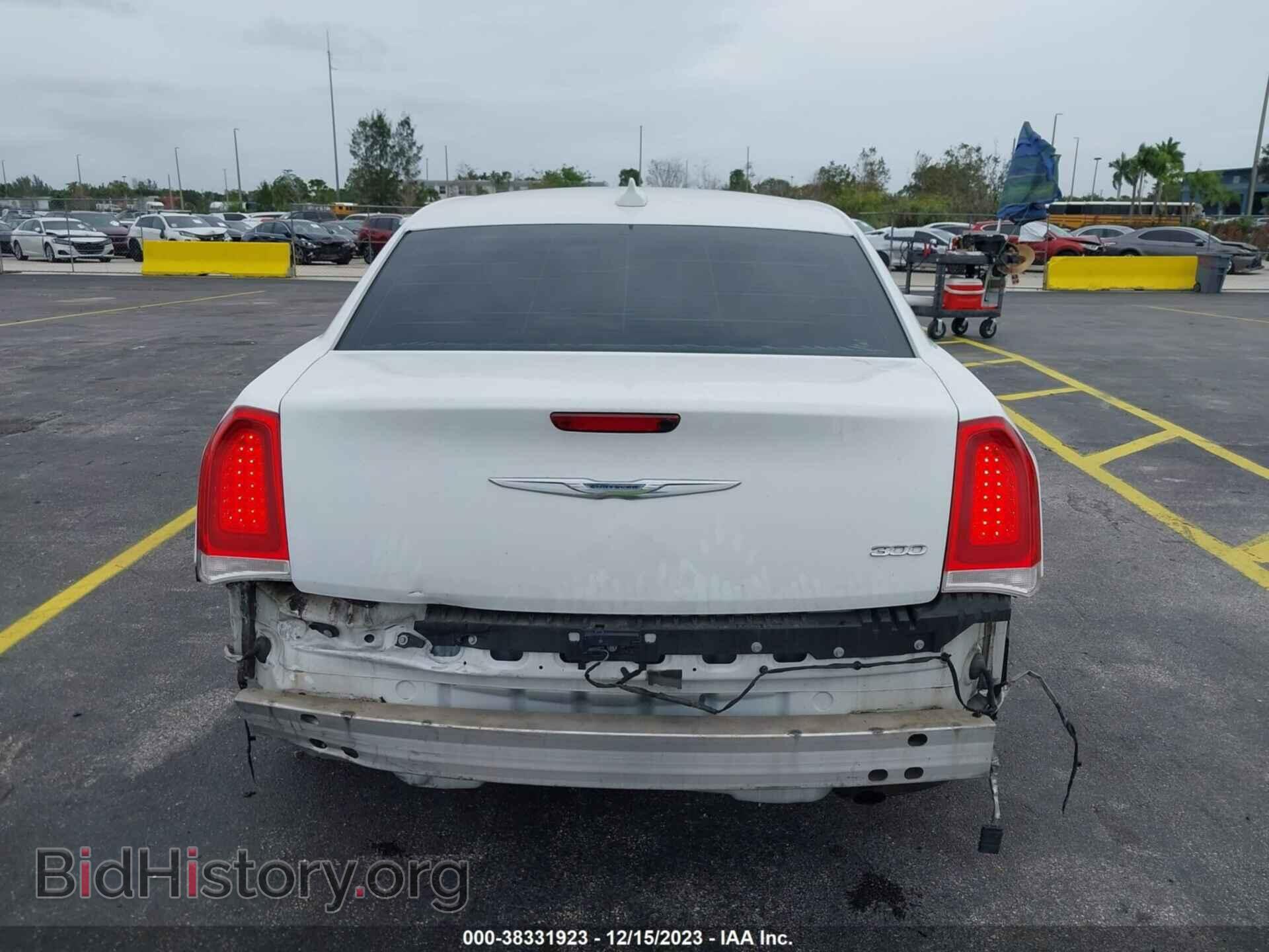 2015 CHRYSLER 300 - VIN: 2C3CCAAG3FH807076 - Фото 6